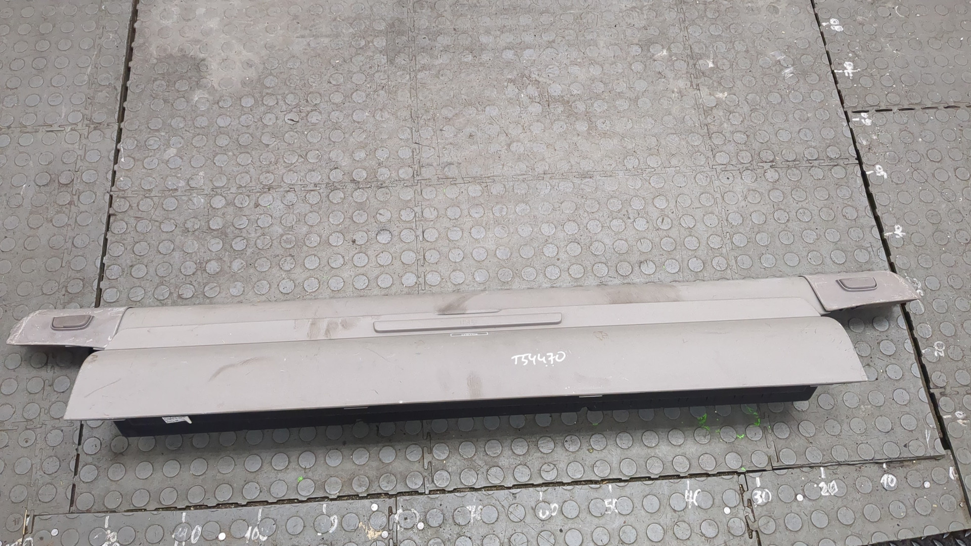 Шторка багажника