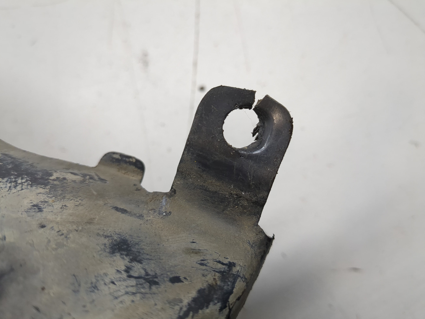 Кожух рулевой колонки