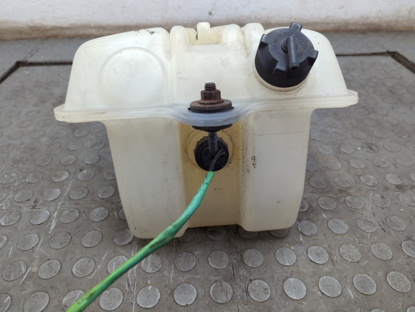 Бачок расширительный