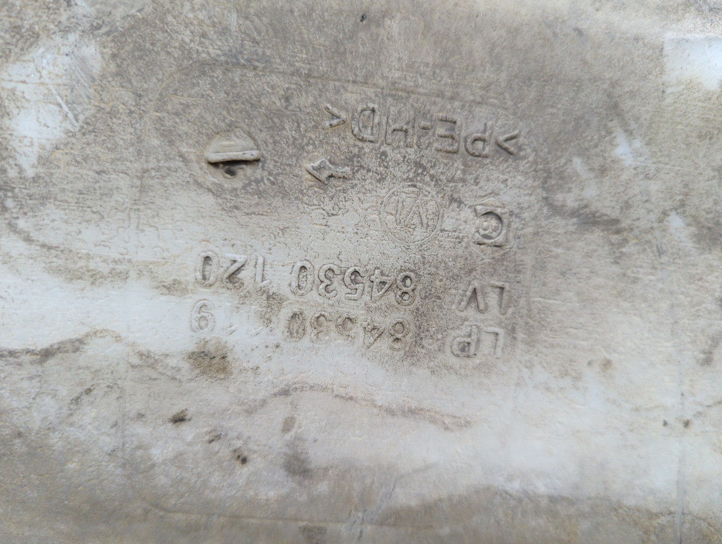 Бачок омывателя лобового стекла