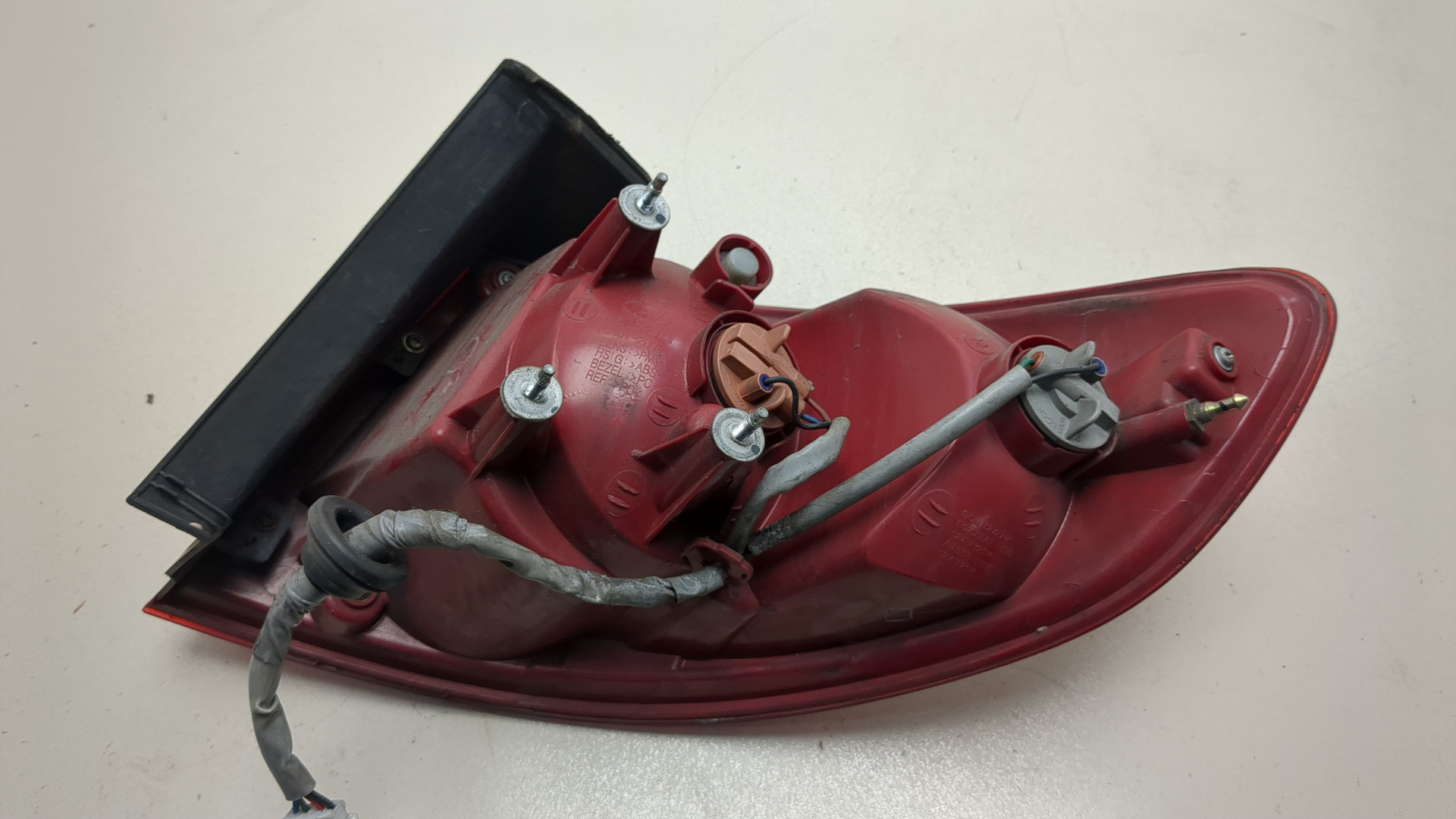 Фонарь задний левый