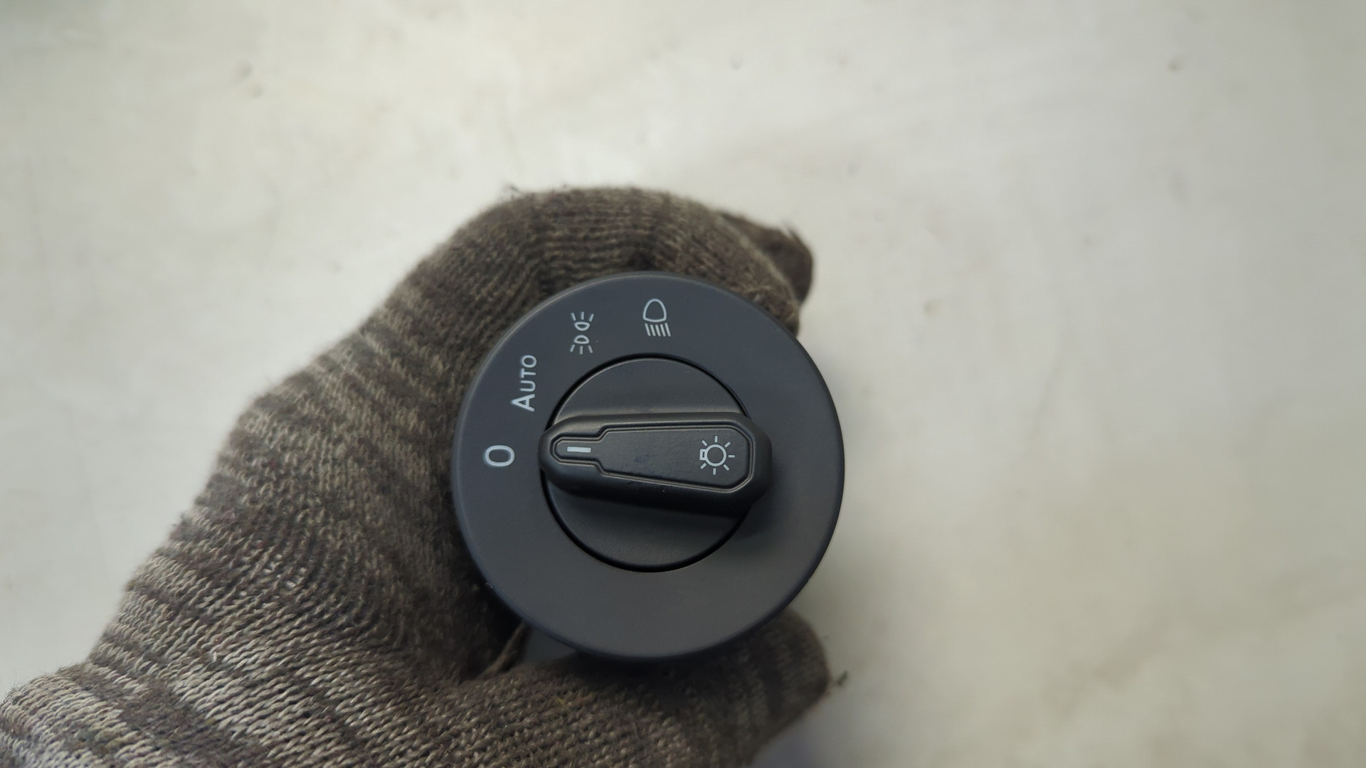 Переключатель света фар