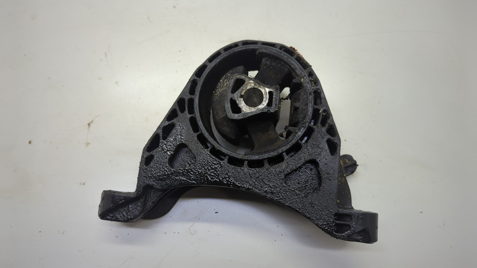 Опора двигателя