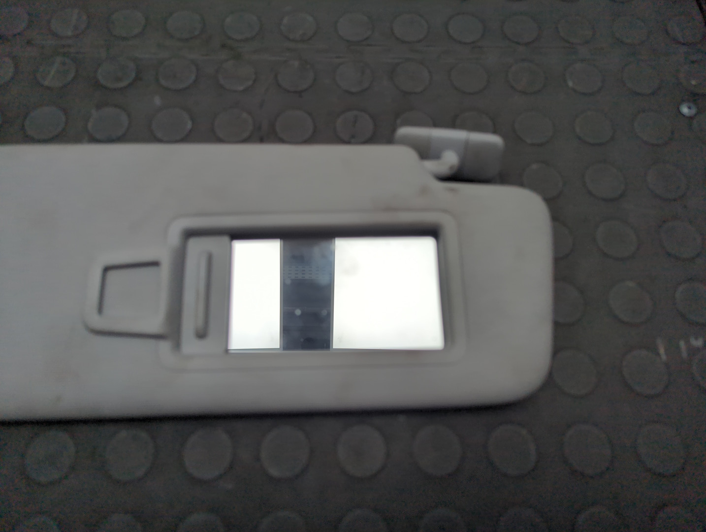 Козырек солнцезащитный