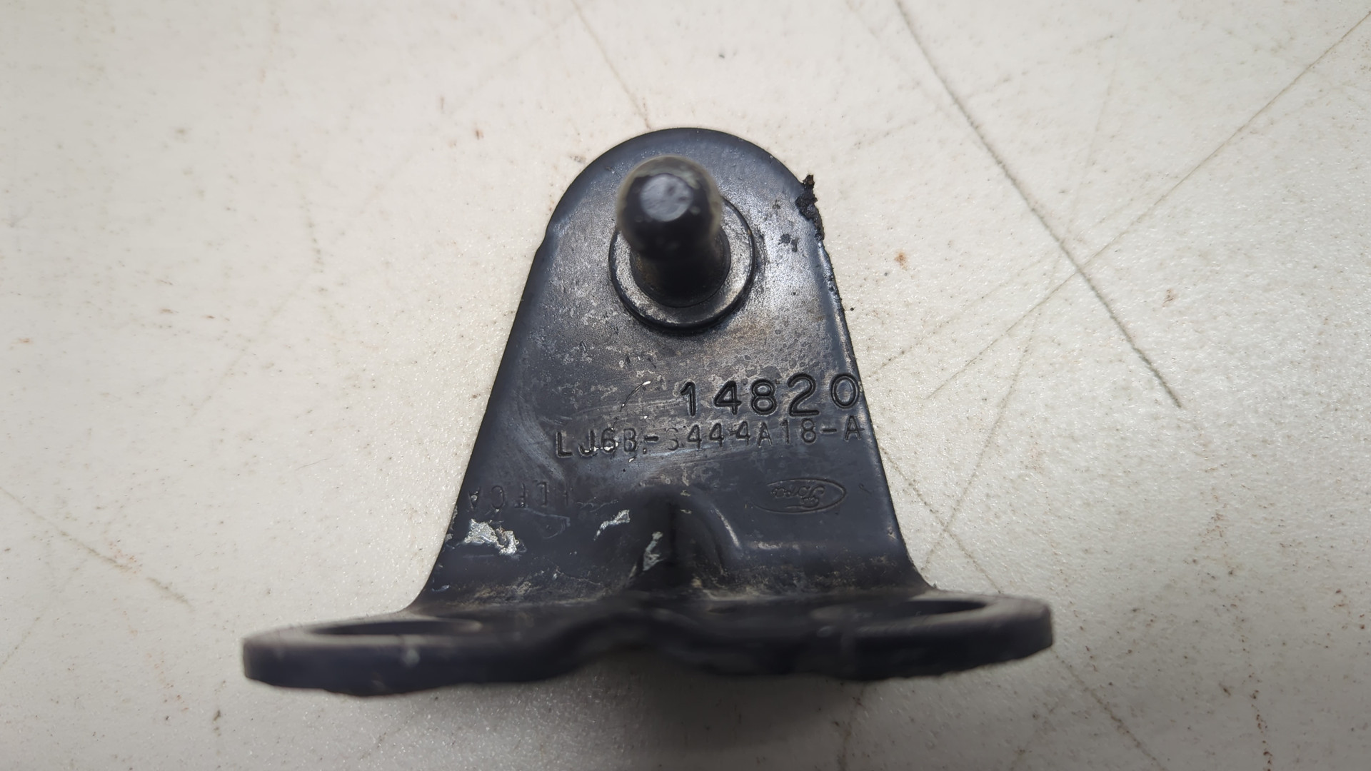 Кронштейн амортизатора