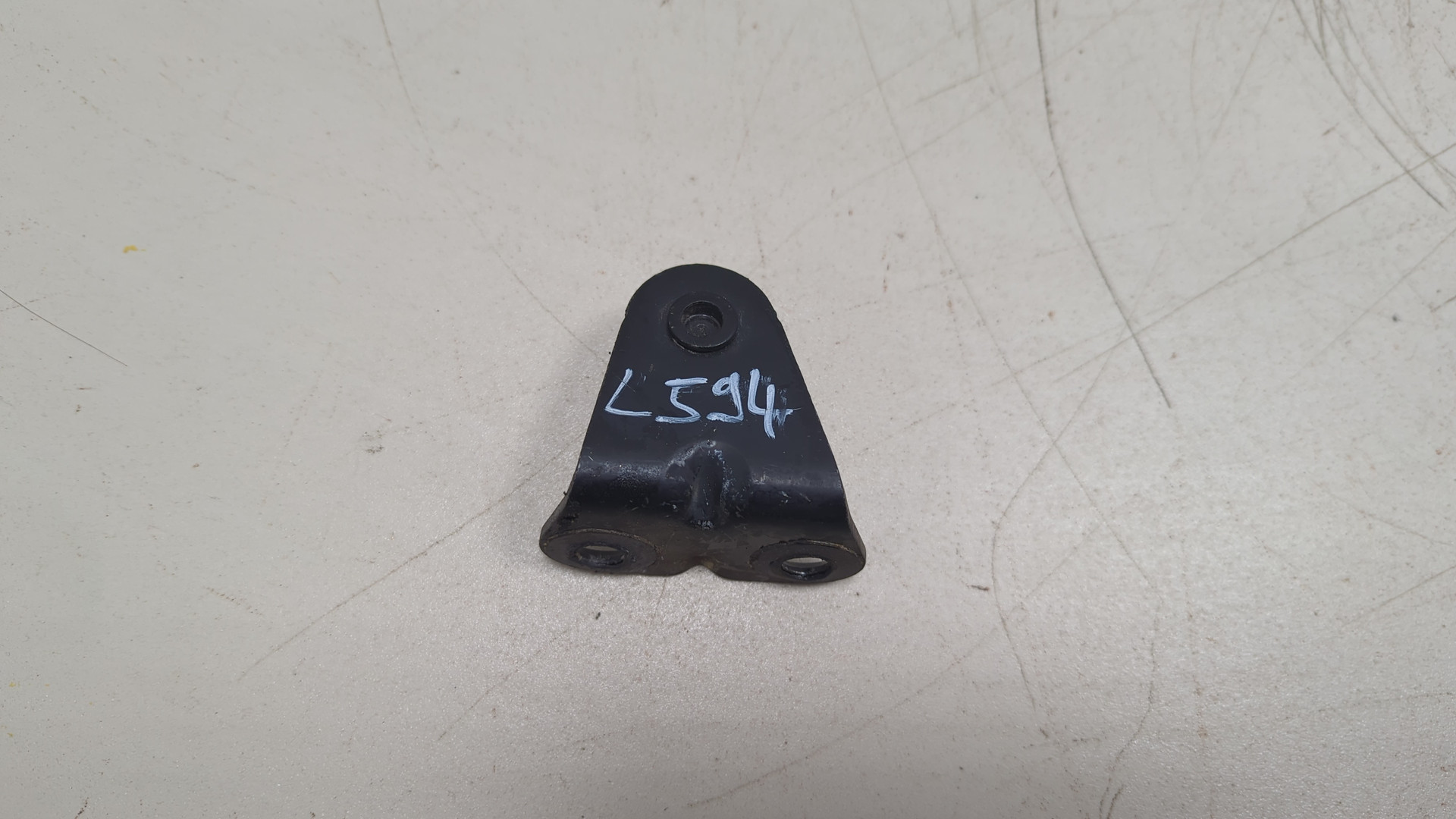 Кронштейн амортизатора