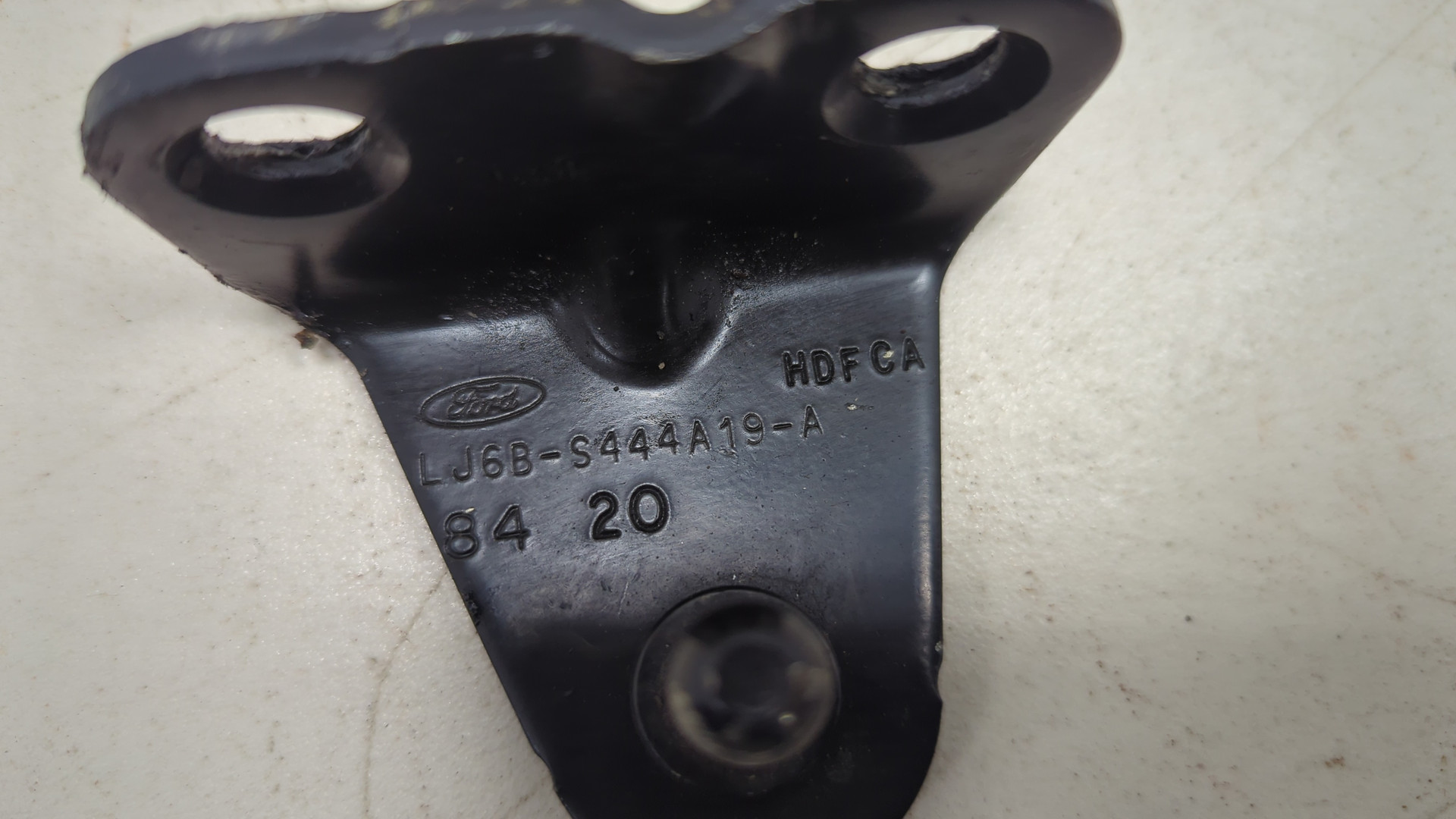 Кронштейн амортизатора