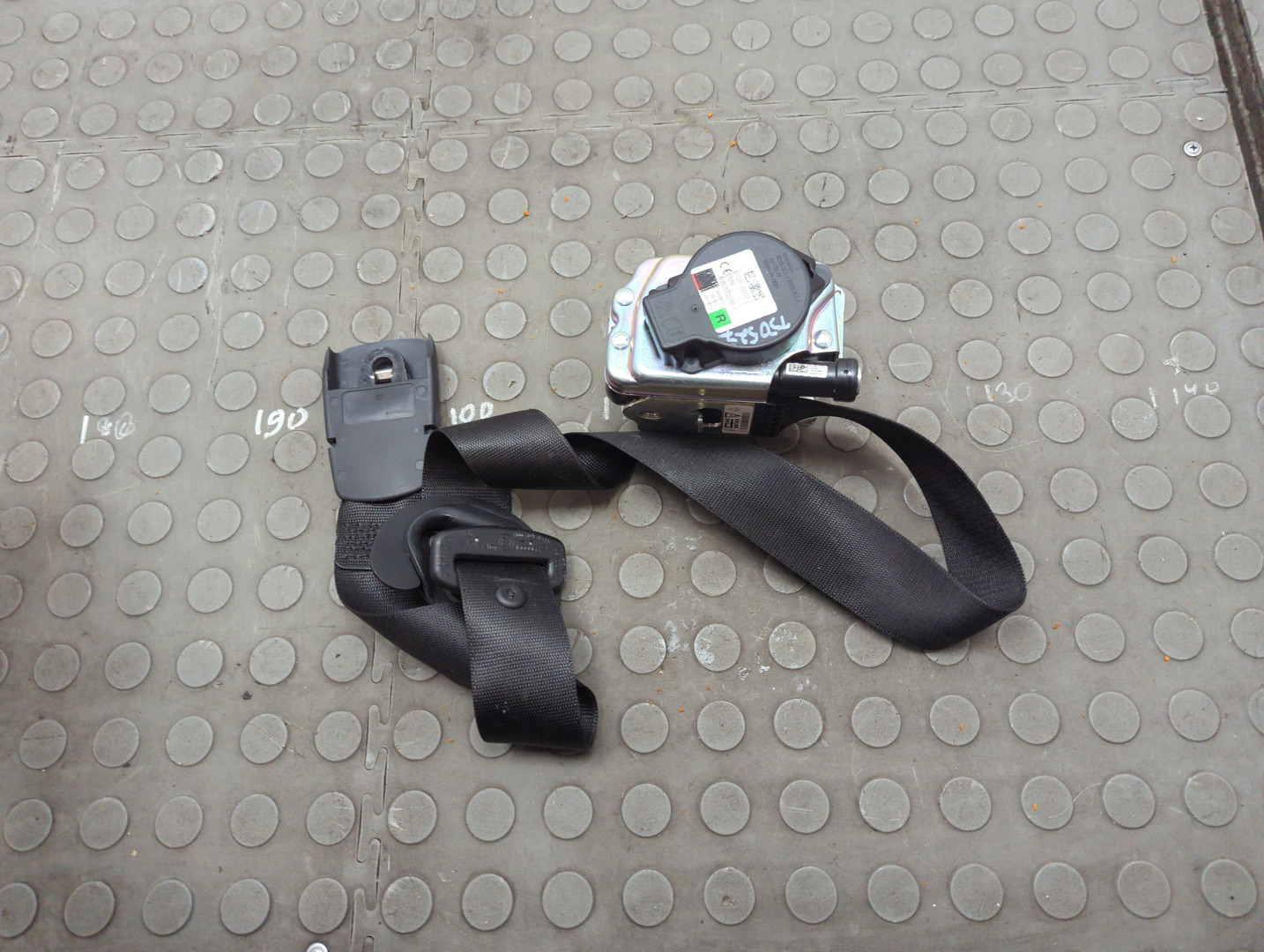 Ремень безопасности