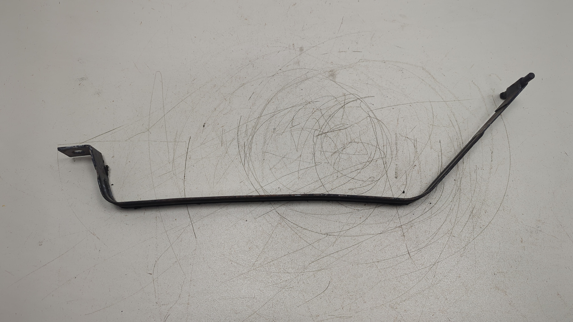 Лента крепления бензобака