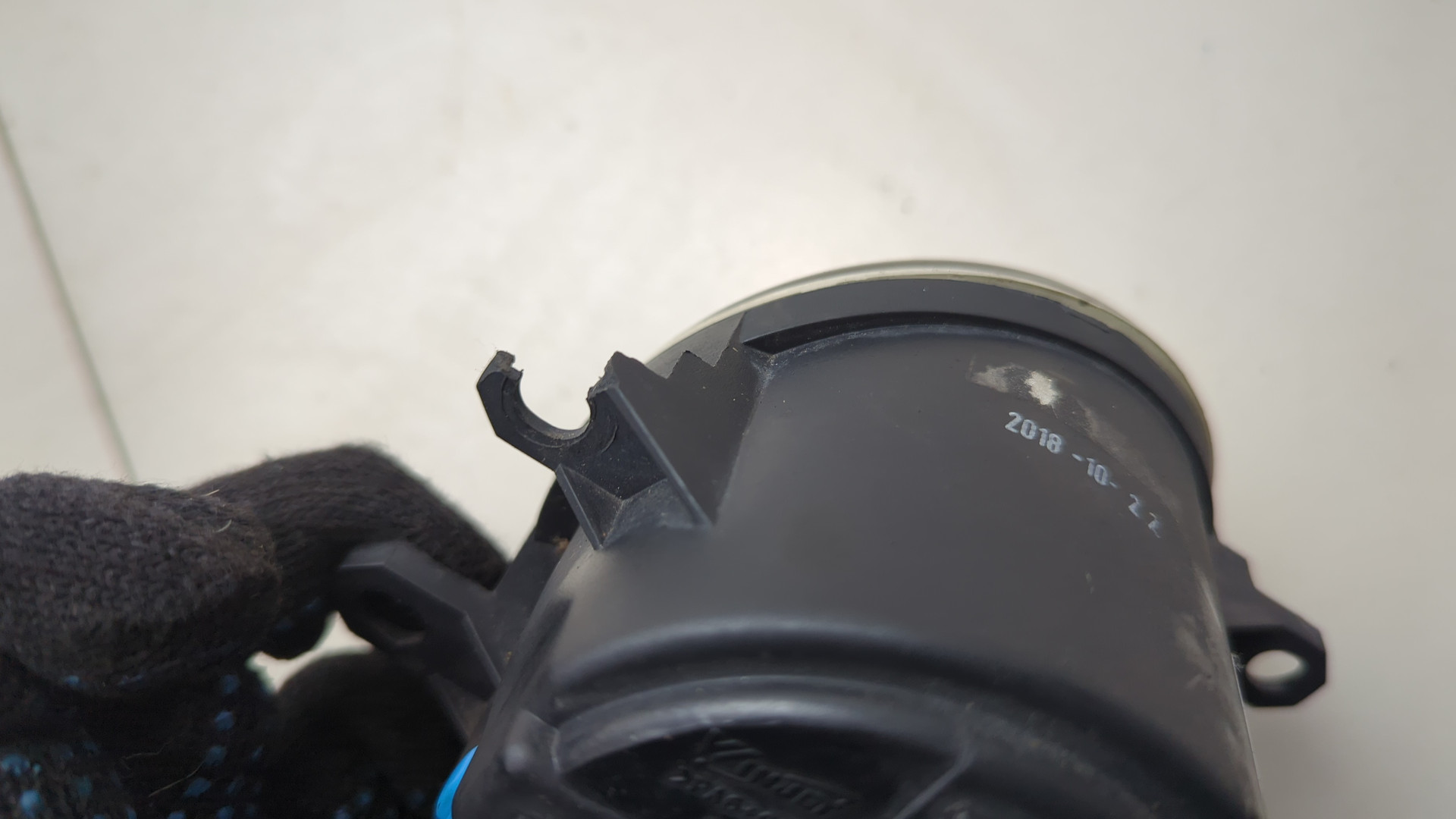 Фара противотуманная левая