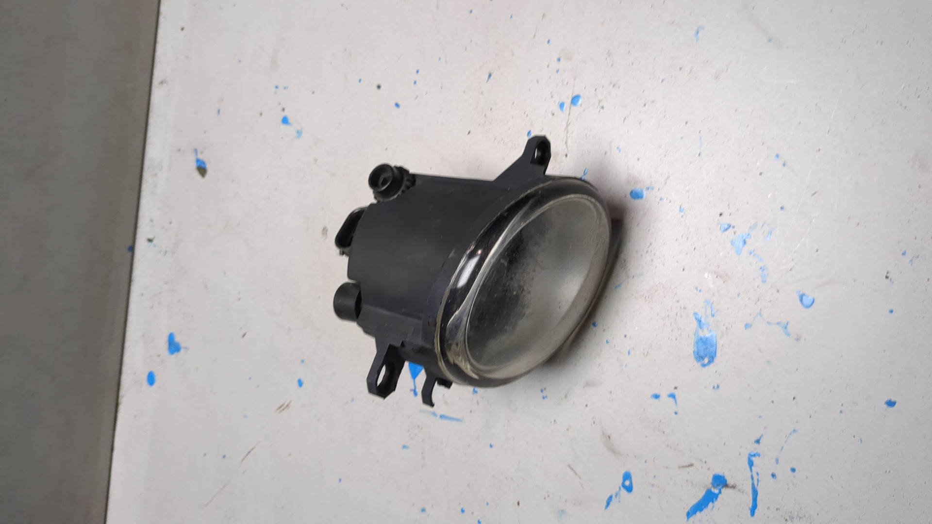 Фара противотуманная левая