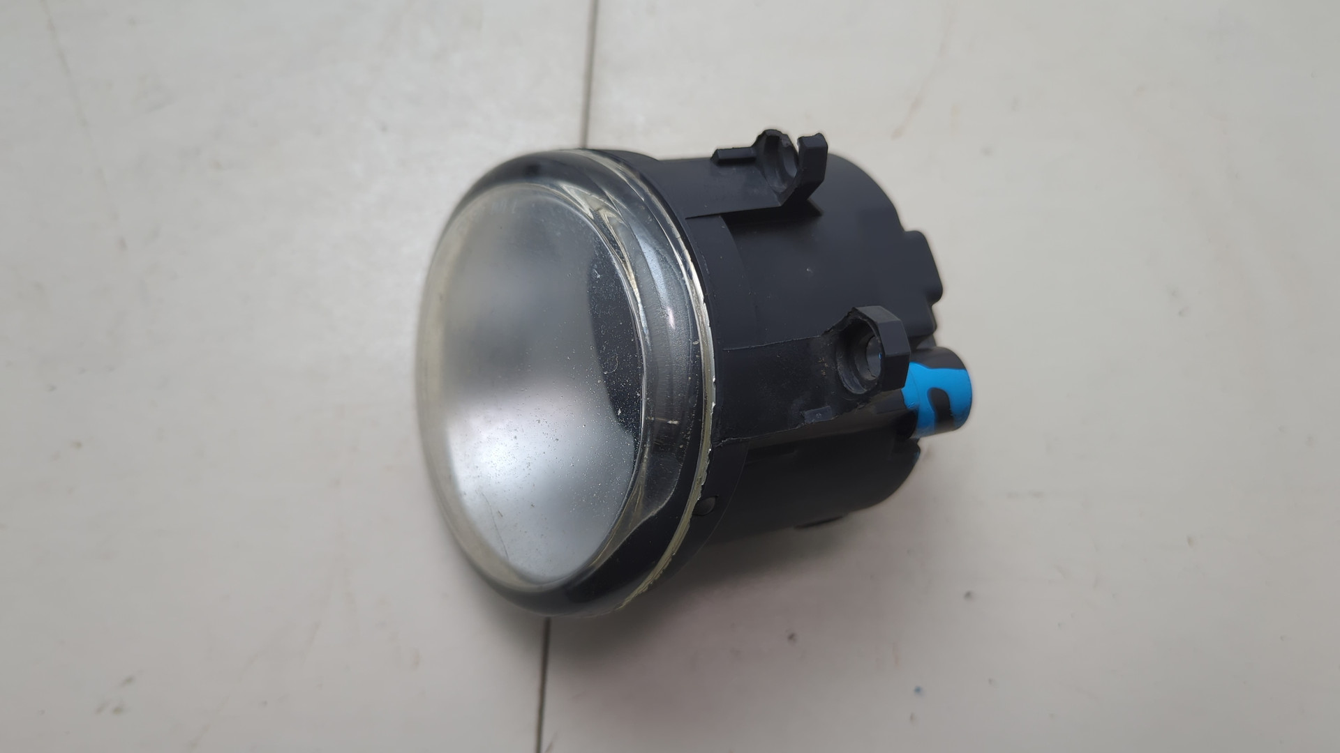 Фара противотуманная левая