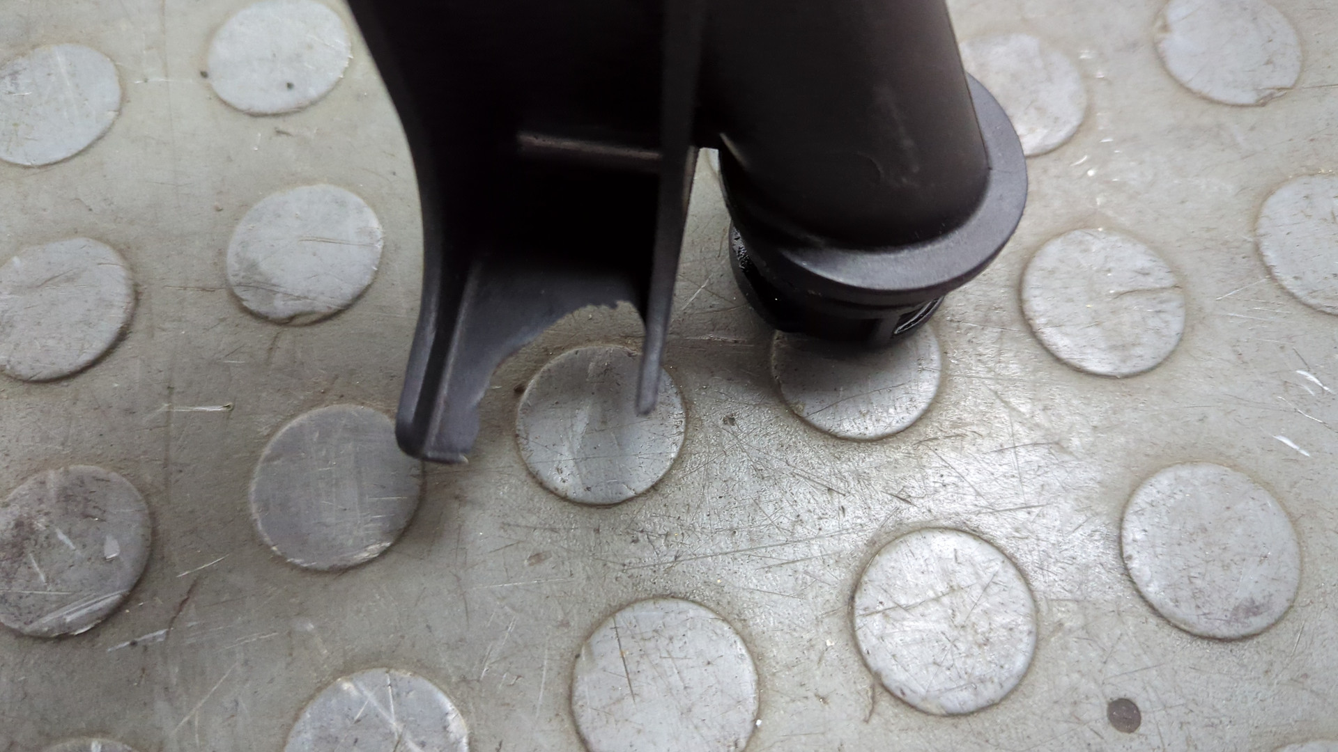 Маслозаливная горловина