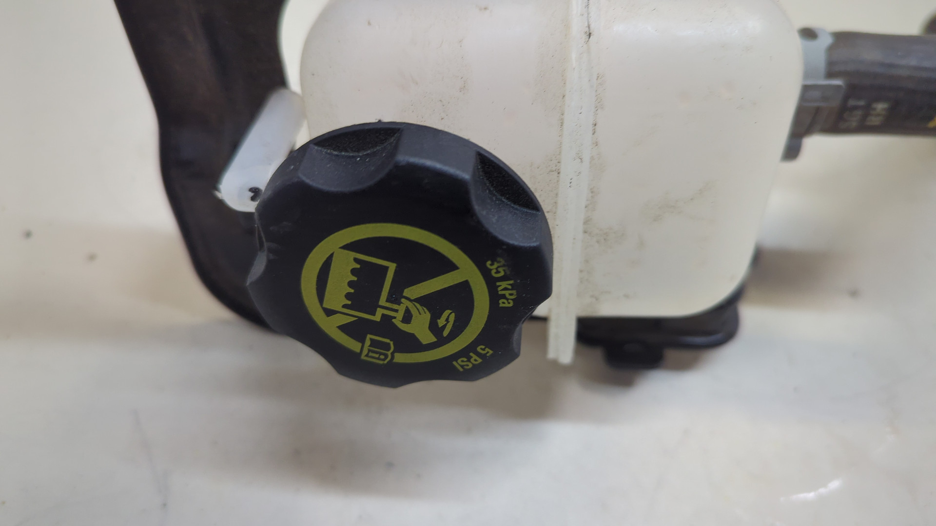 Бачок расширительный