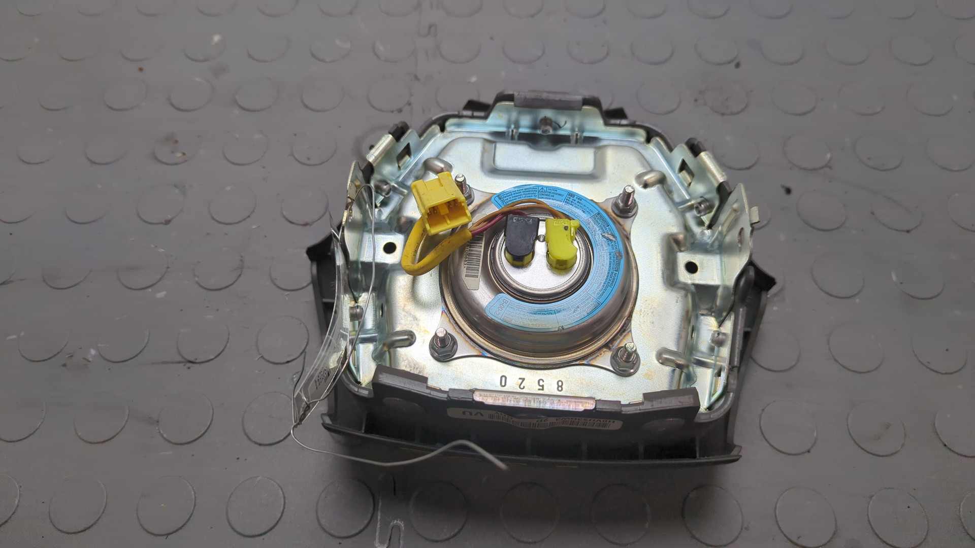 Подушка безопасности в рулевое колесо