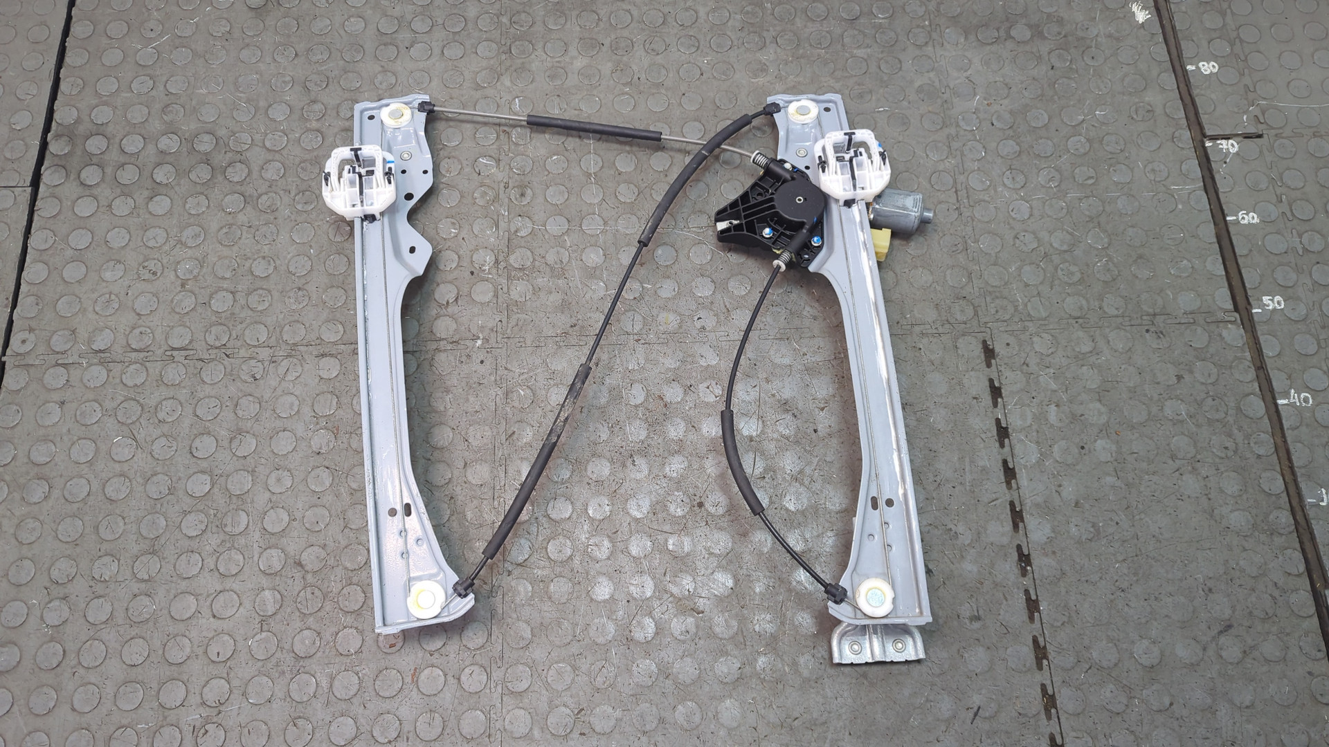 Стеклоподъемник электр. передний правый