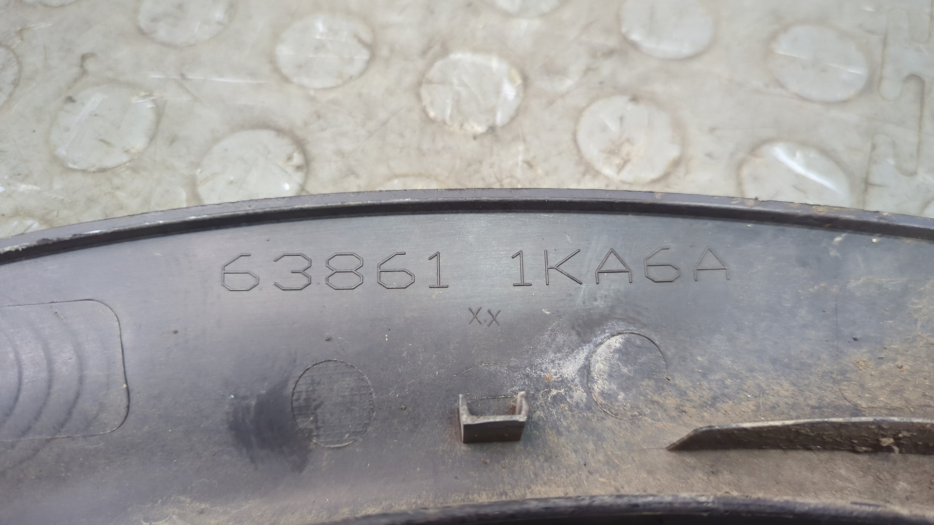 Накладка переднего крыла левого