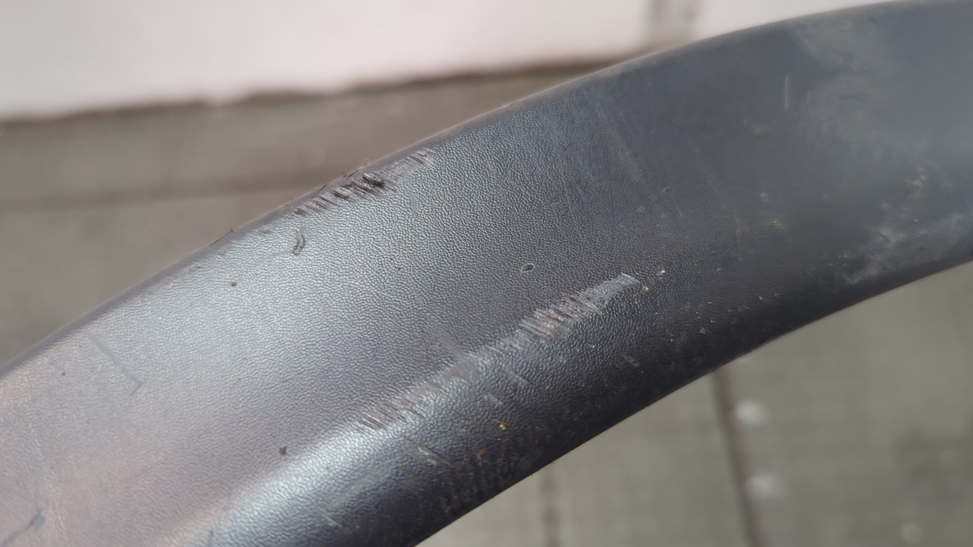 Накладка переднего крыла левого