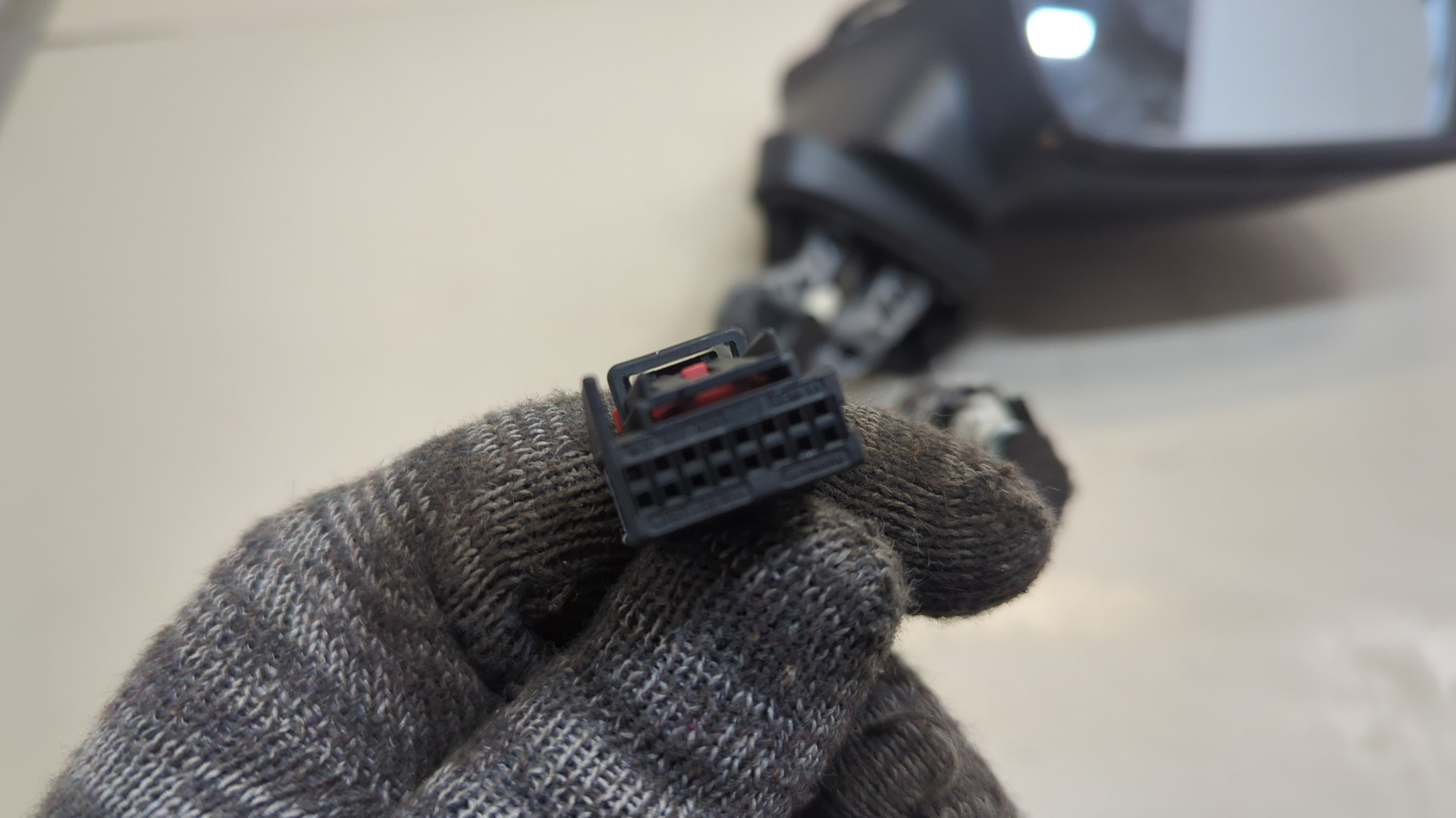 Зеркало правое электрическое