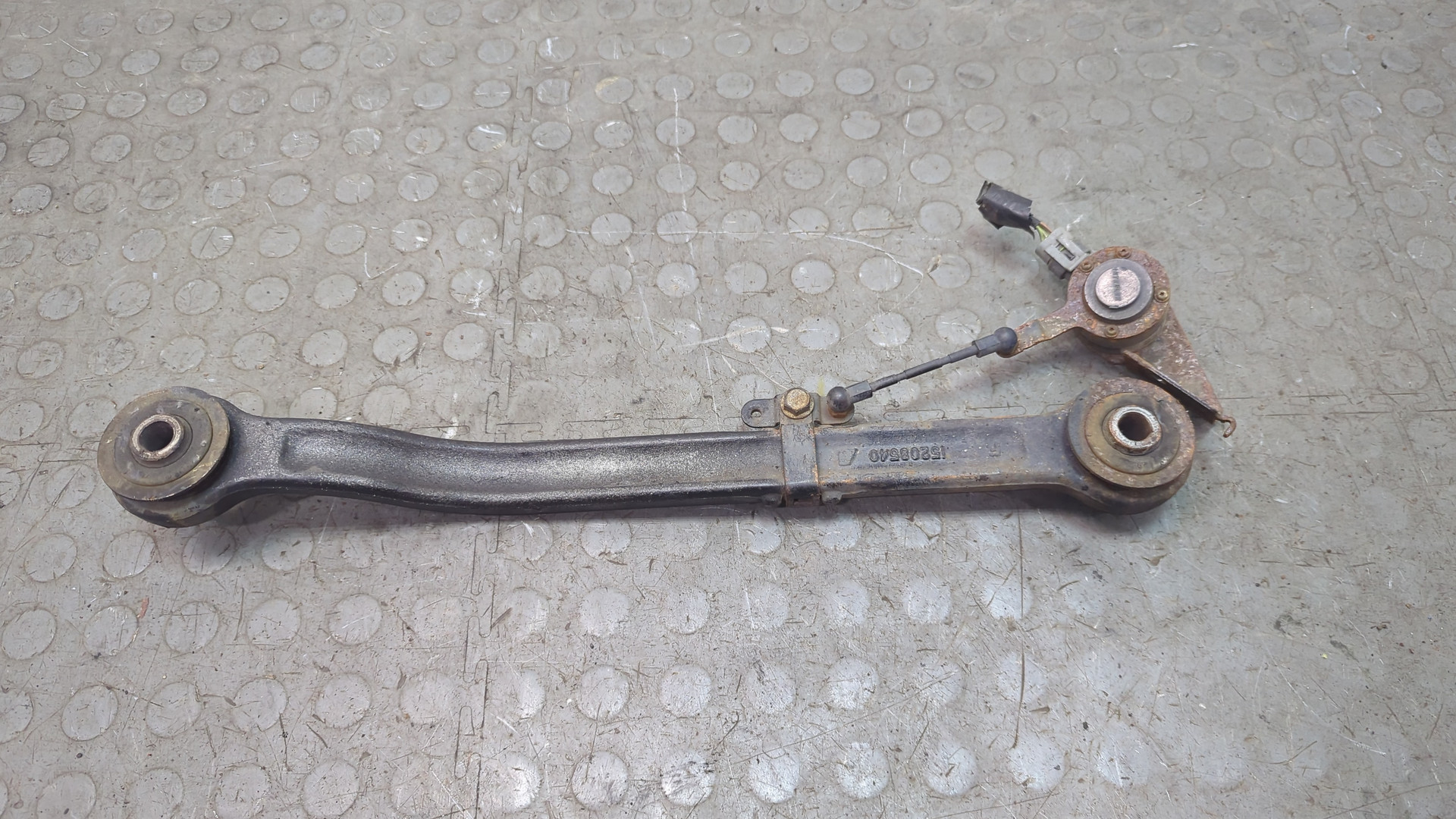 Рычаг задний правый