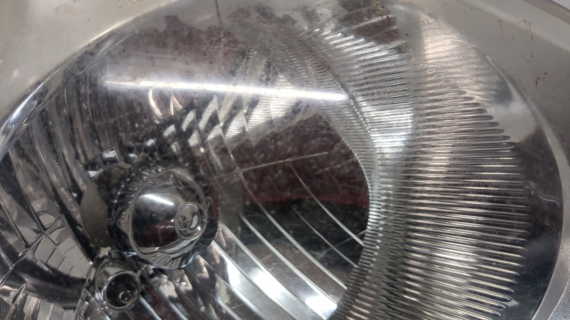 Фара правая