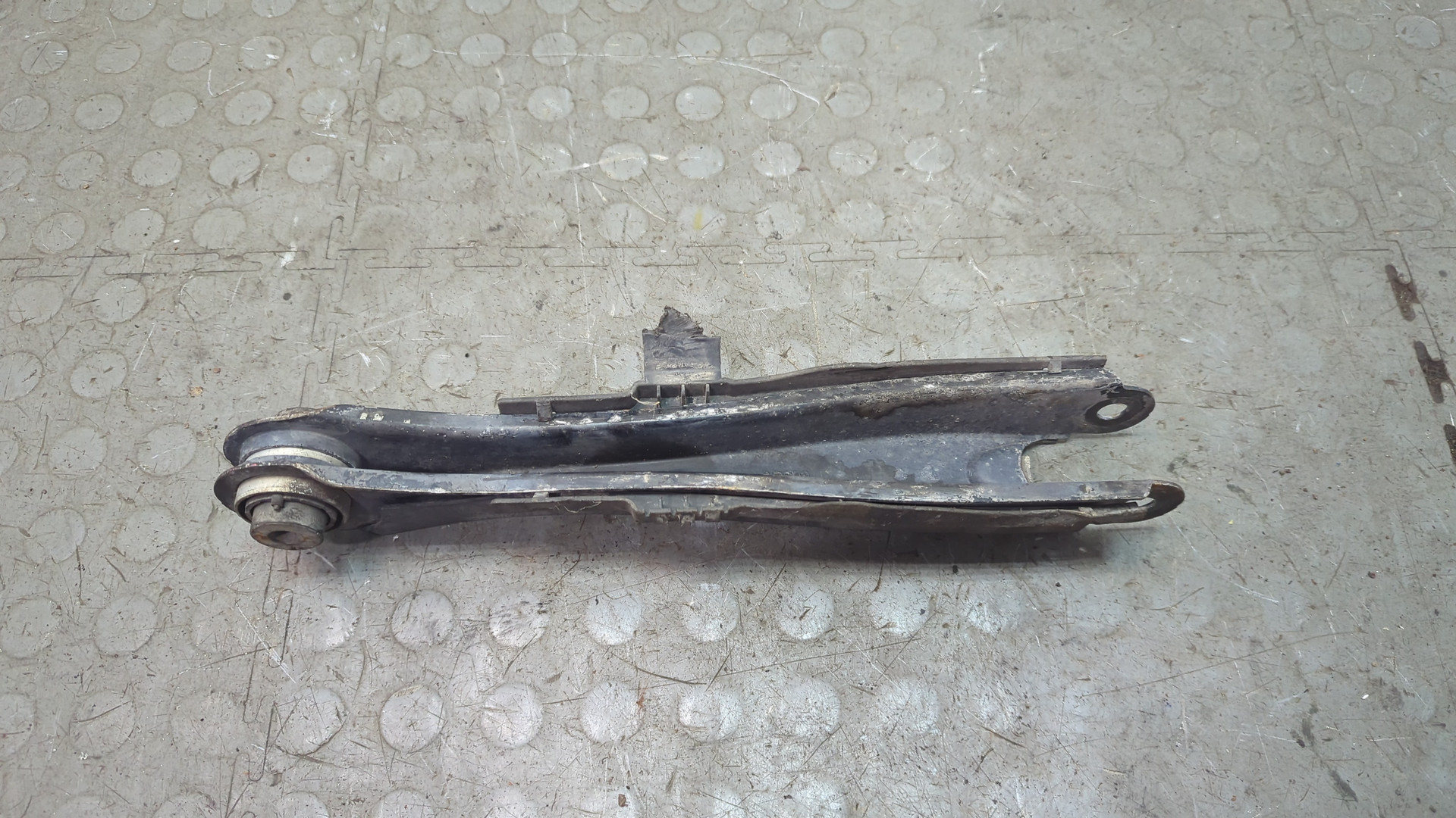 Рычаг задний