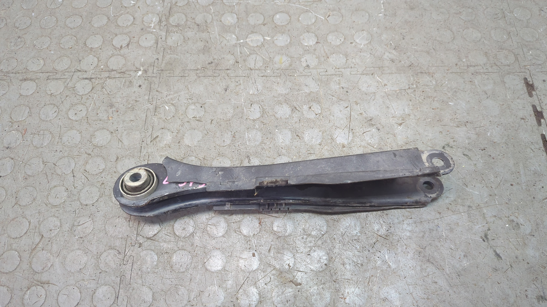 Рычаг задний