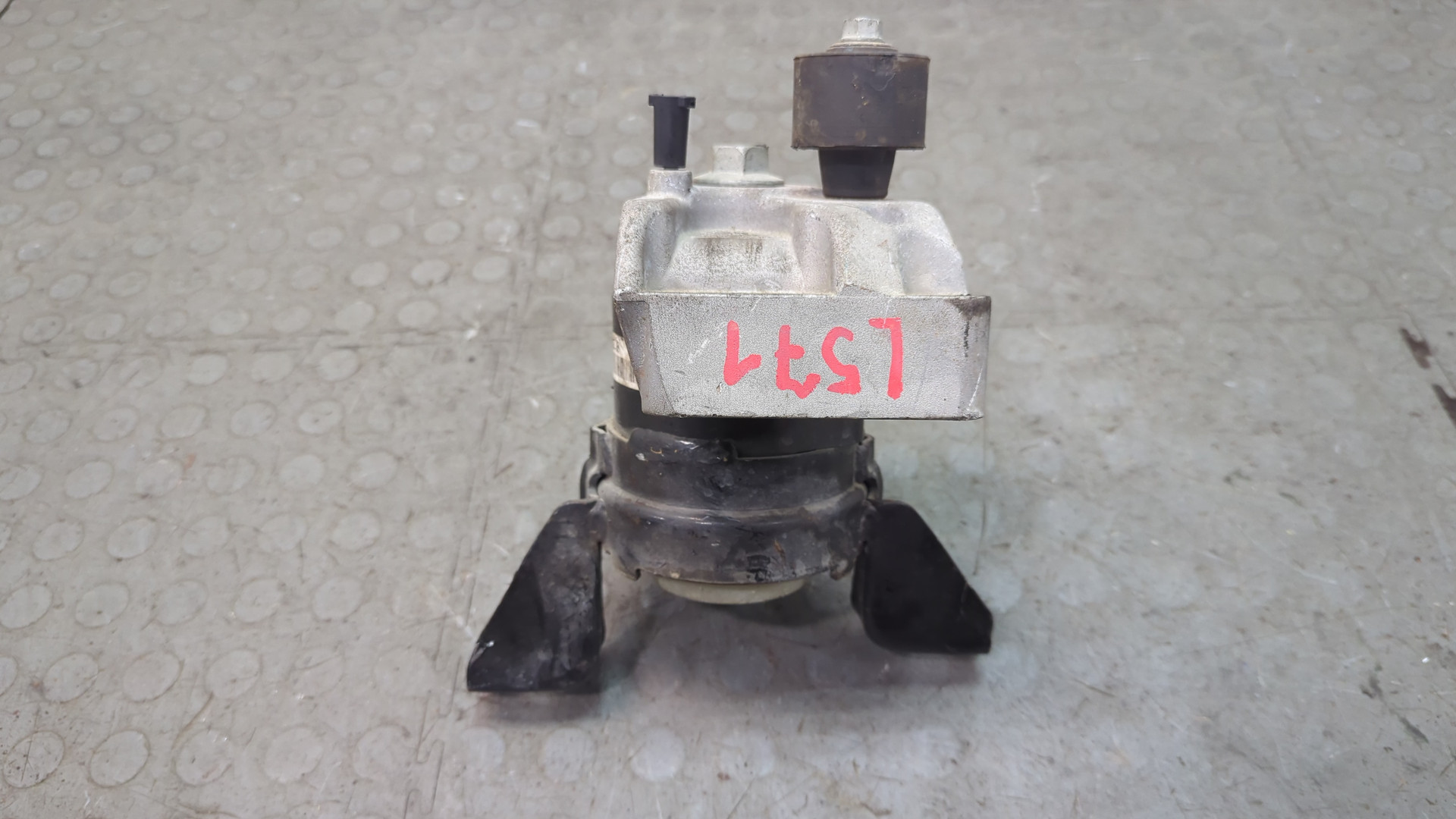 Опора двигателя правая