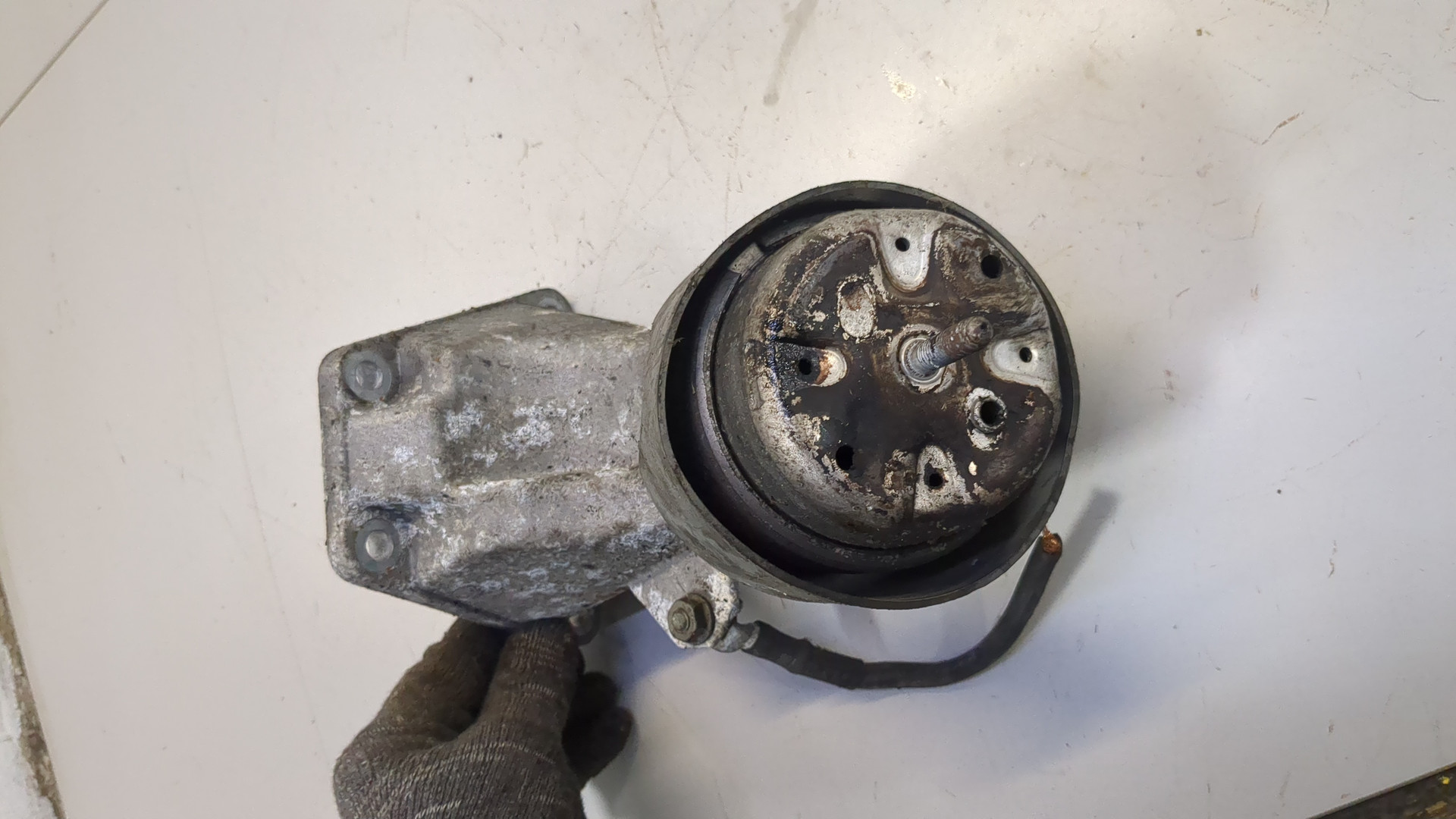 Опора двигателя