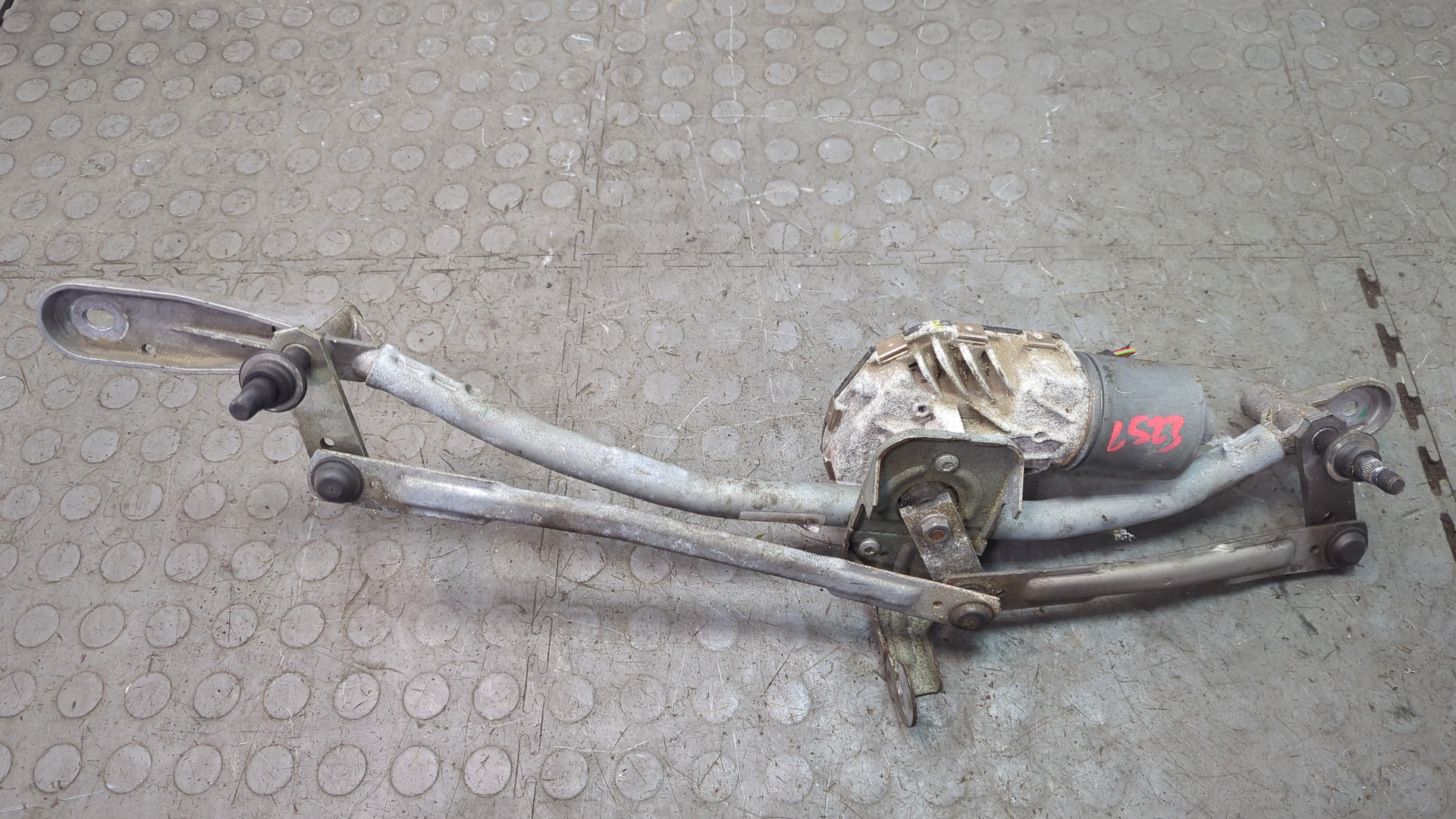 Трапеция стеклоочистителей