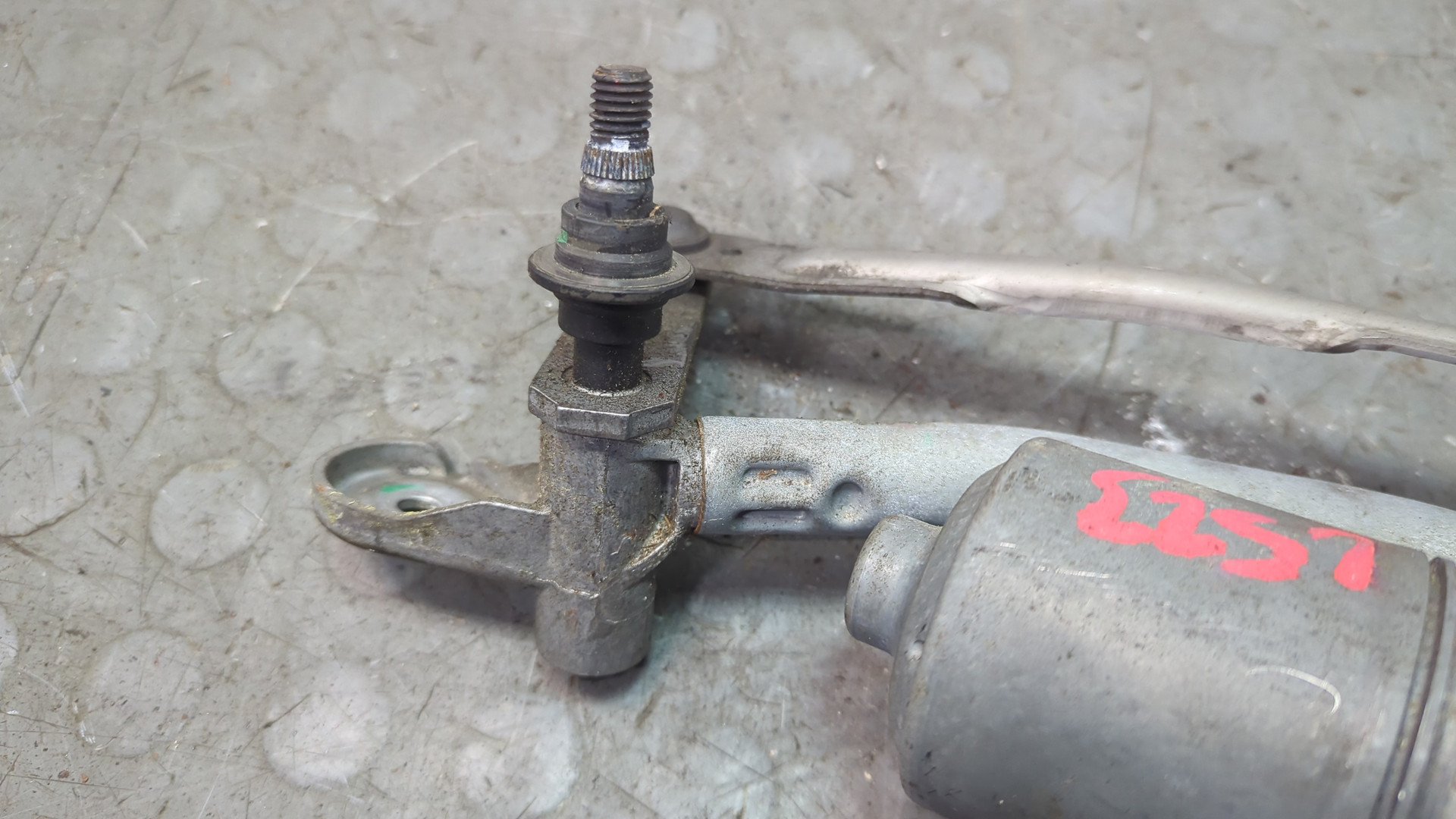 Трапеция стеклоочистителей