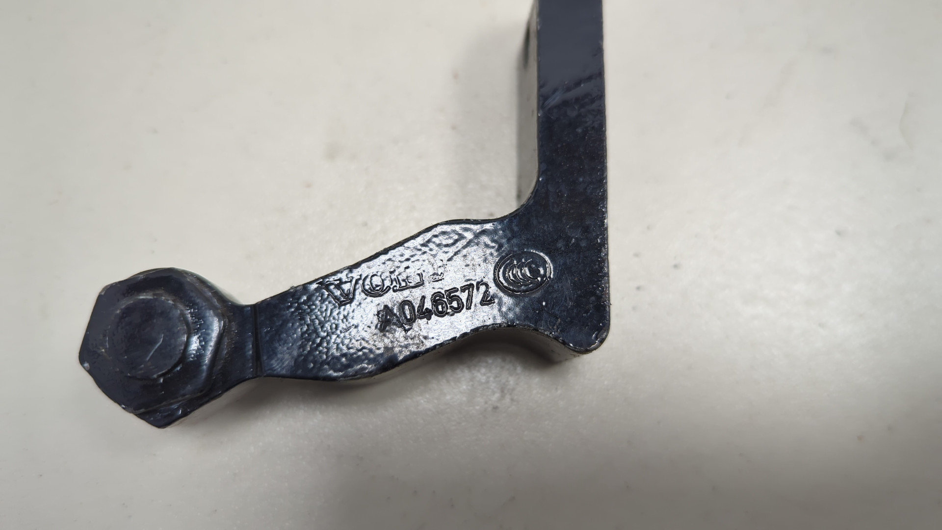 Петля двери