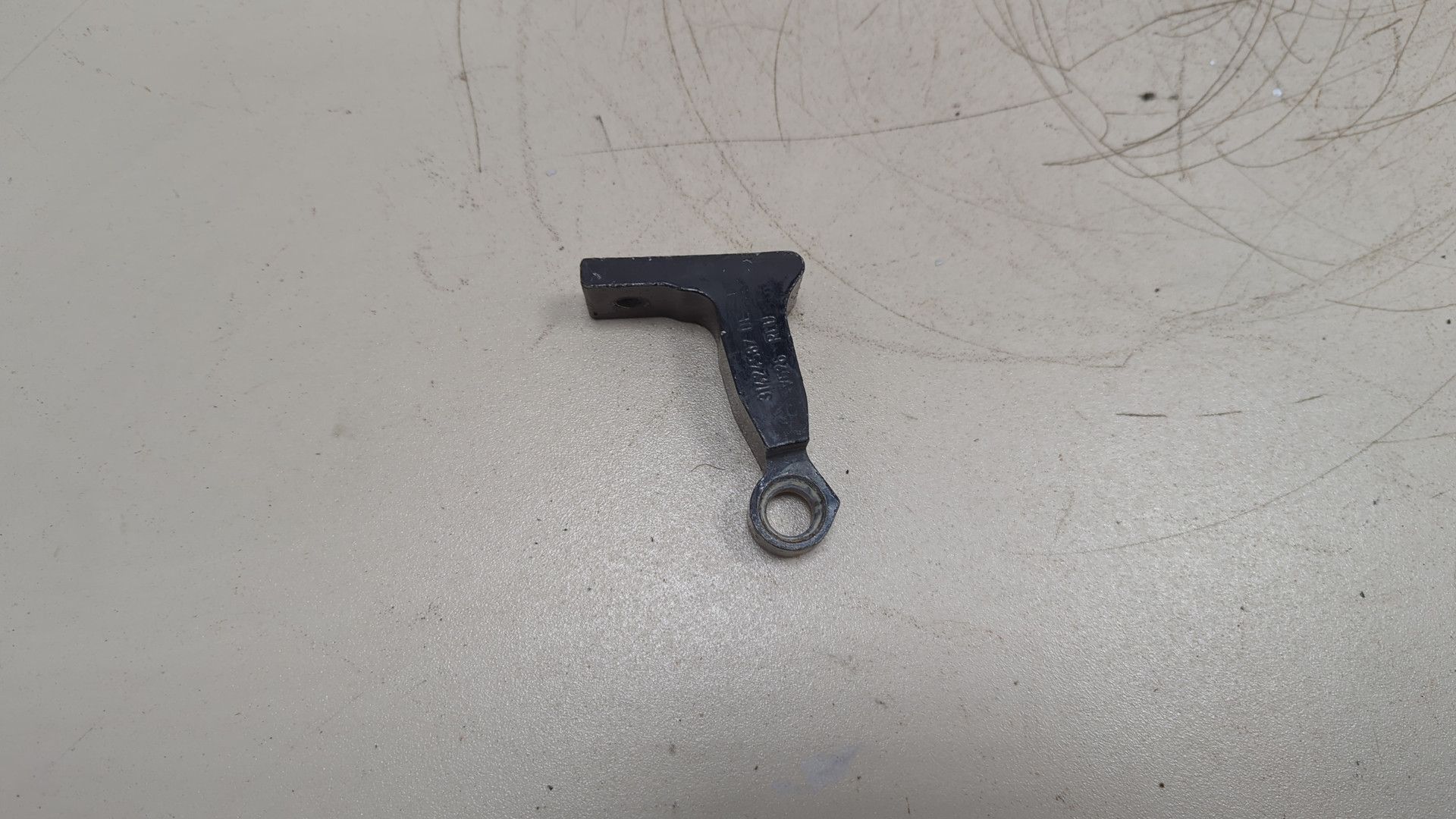 Петля двери