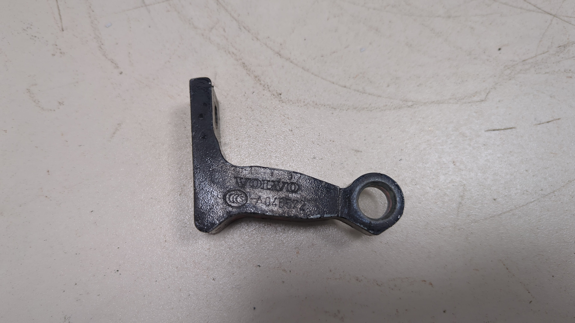 Петля двери