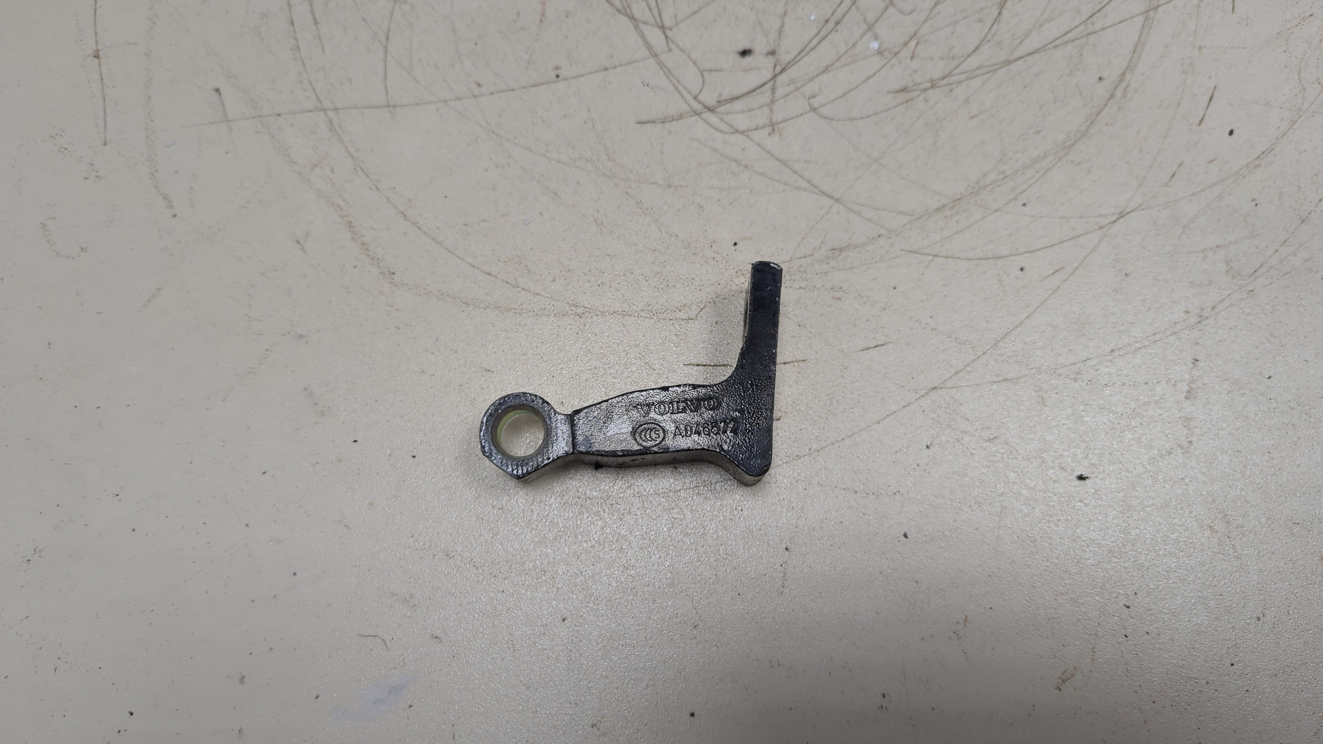 Петля двери