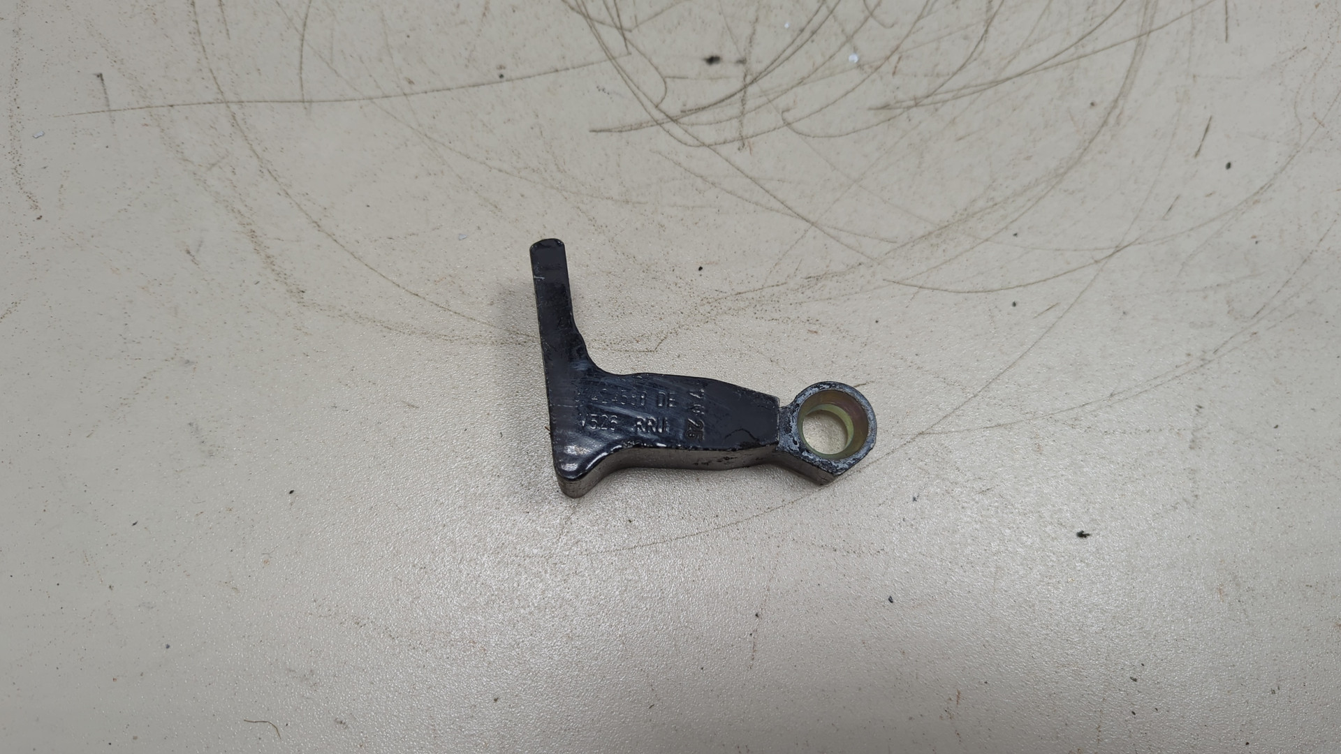 Петля двери