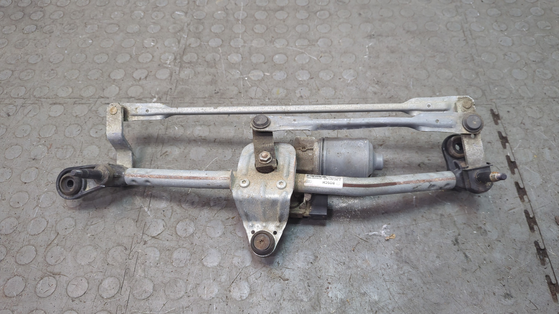 Трапеция стеклоочистителей