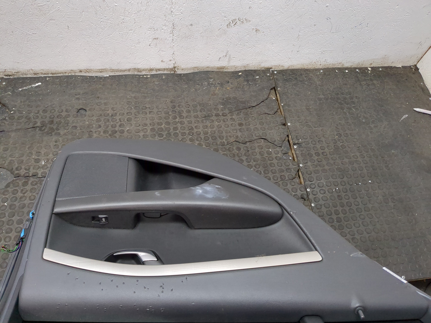 Дверь задняя левая