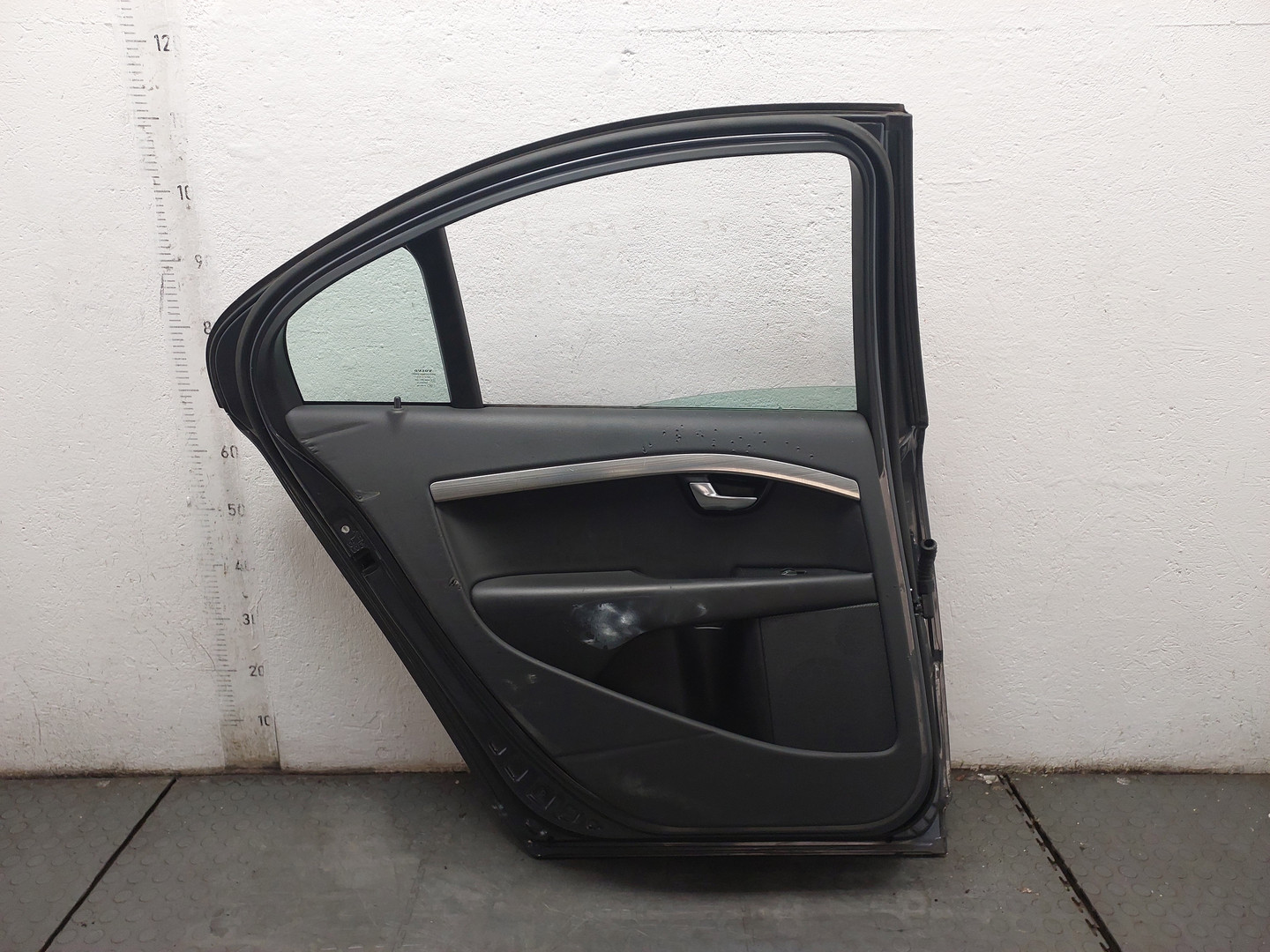 Дверь задняя левая
