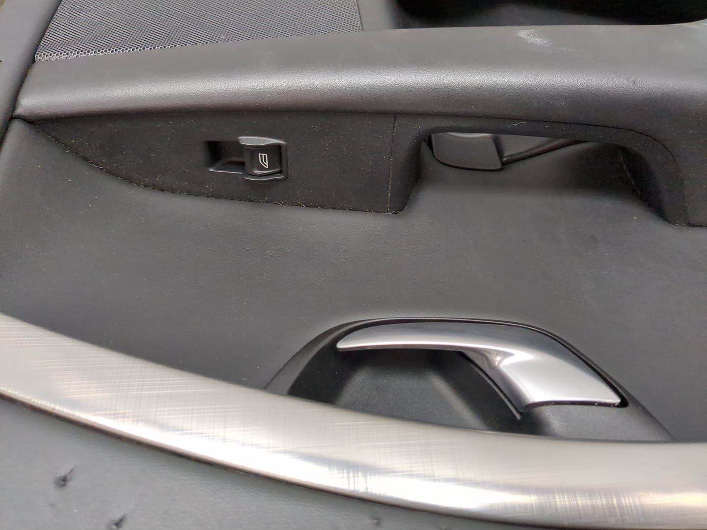 Дверь задняя левая