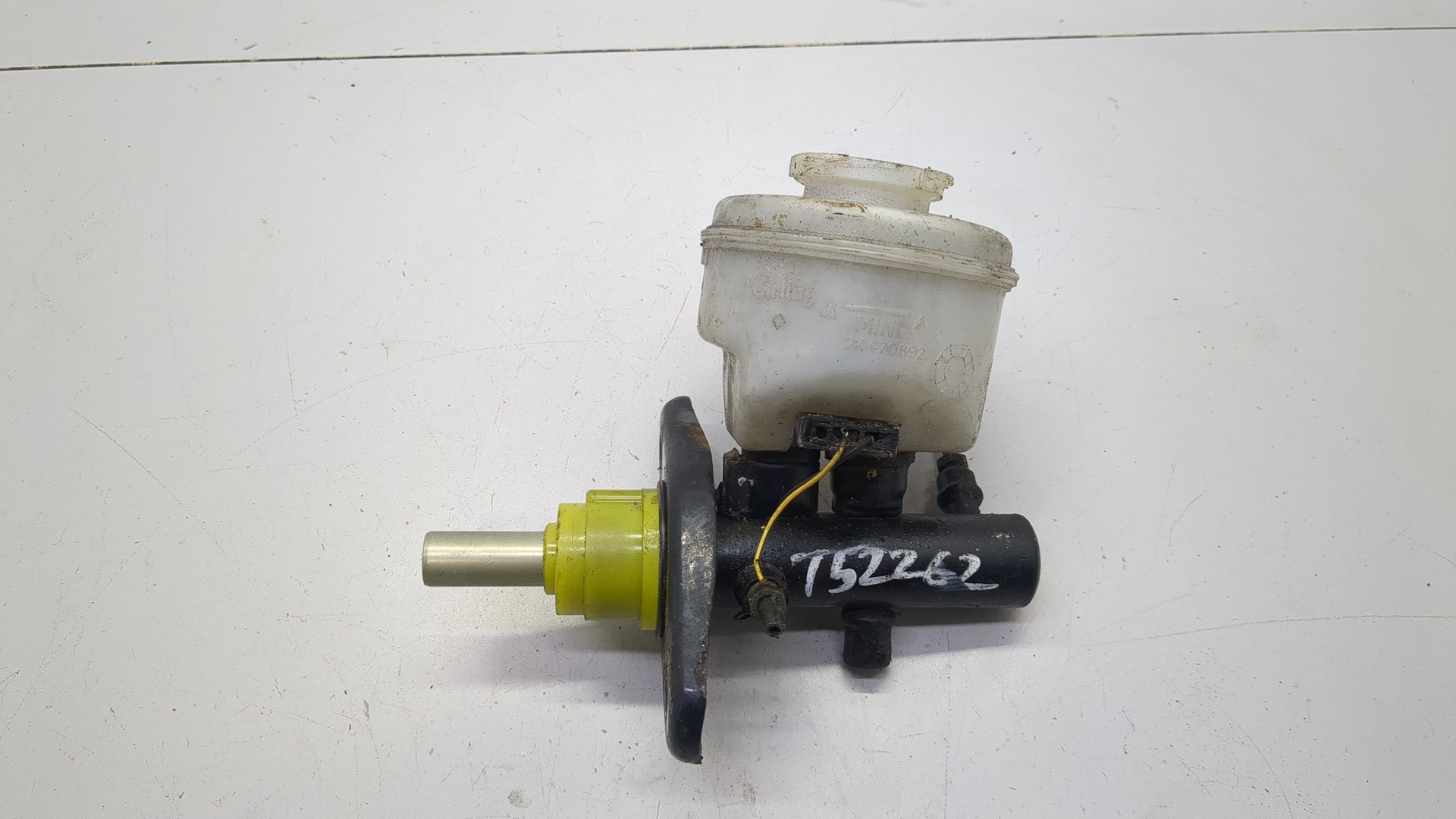 Цилиндр тормозной главный