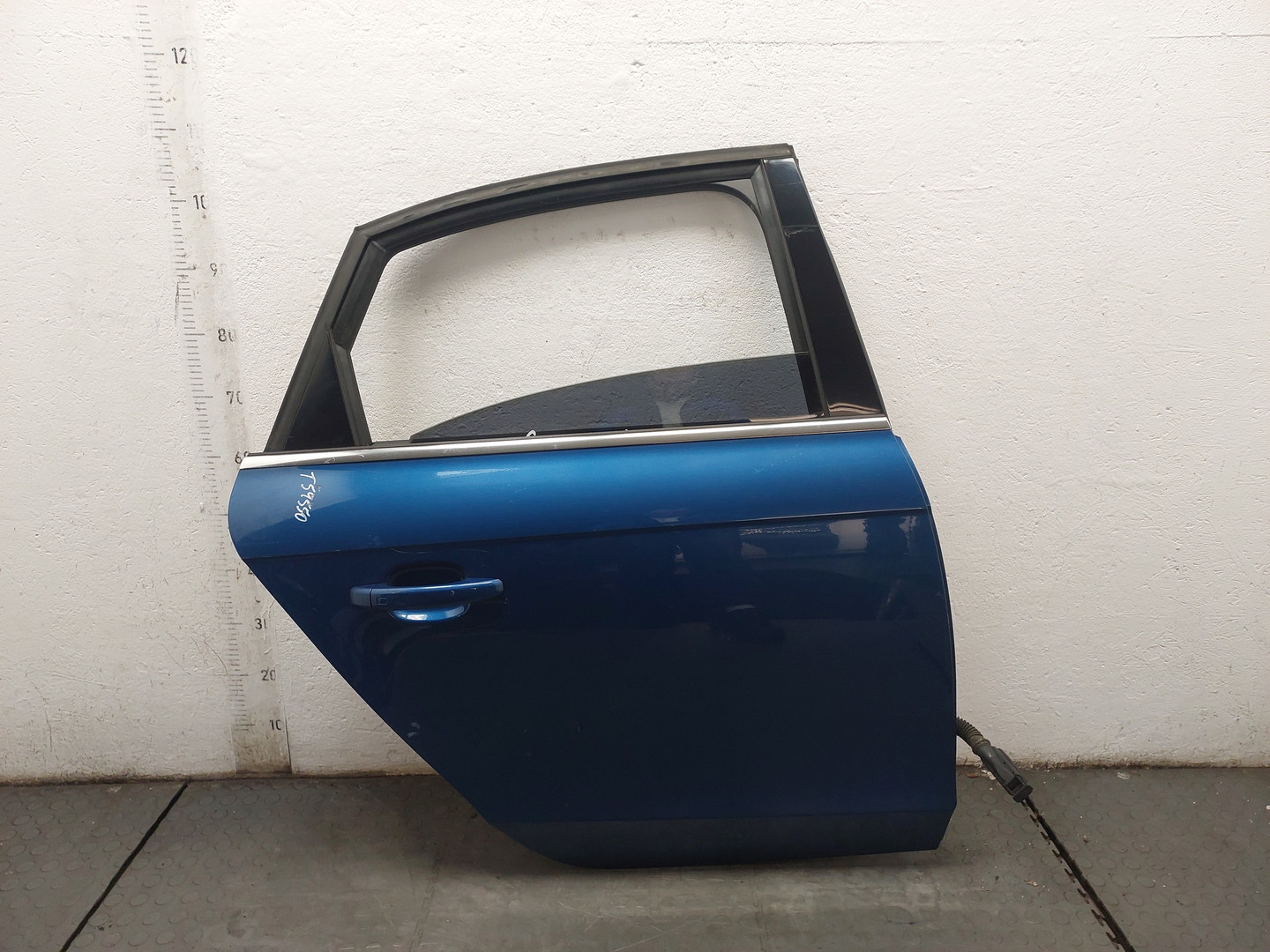 Дверь задняя правая