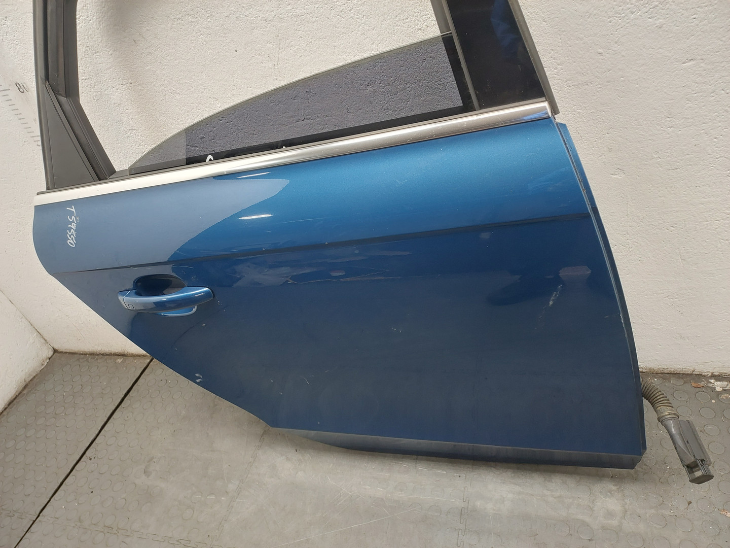 Дверь задняя правая