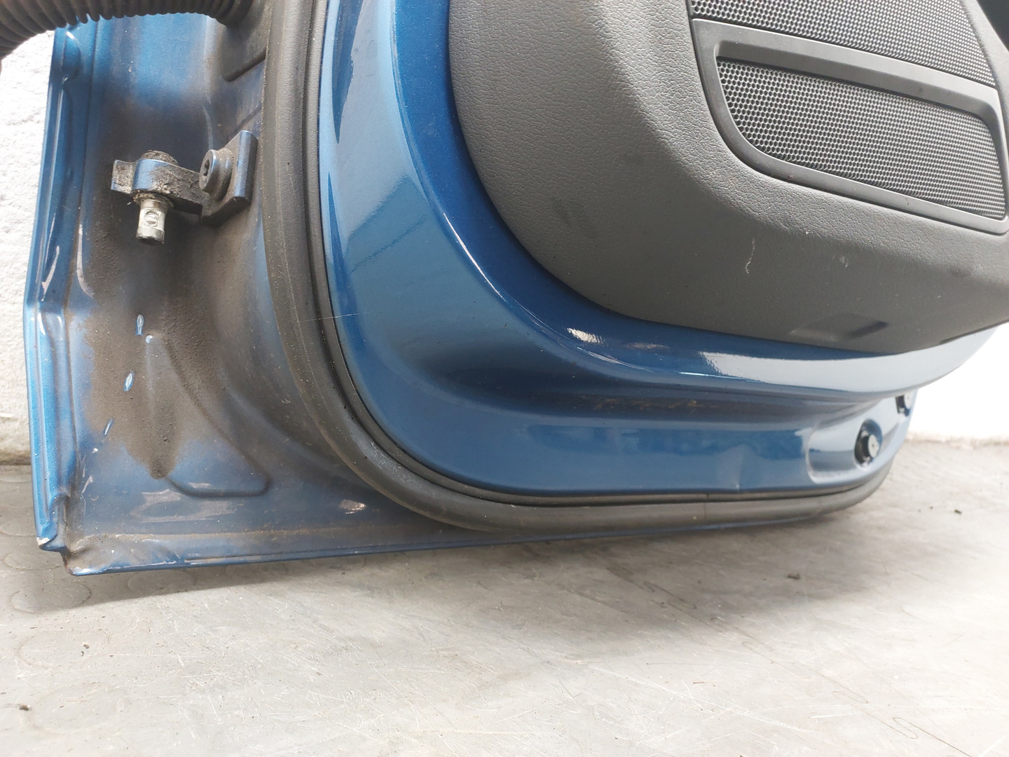 Дверь задняя правая