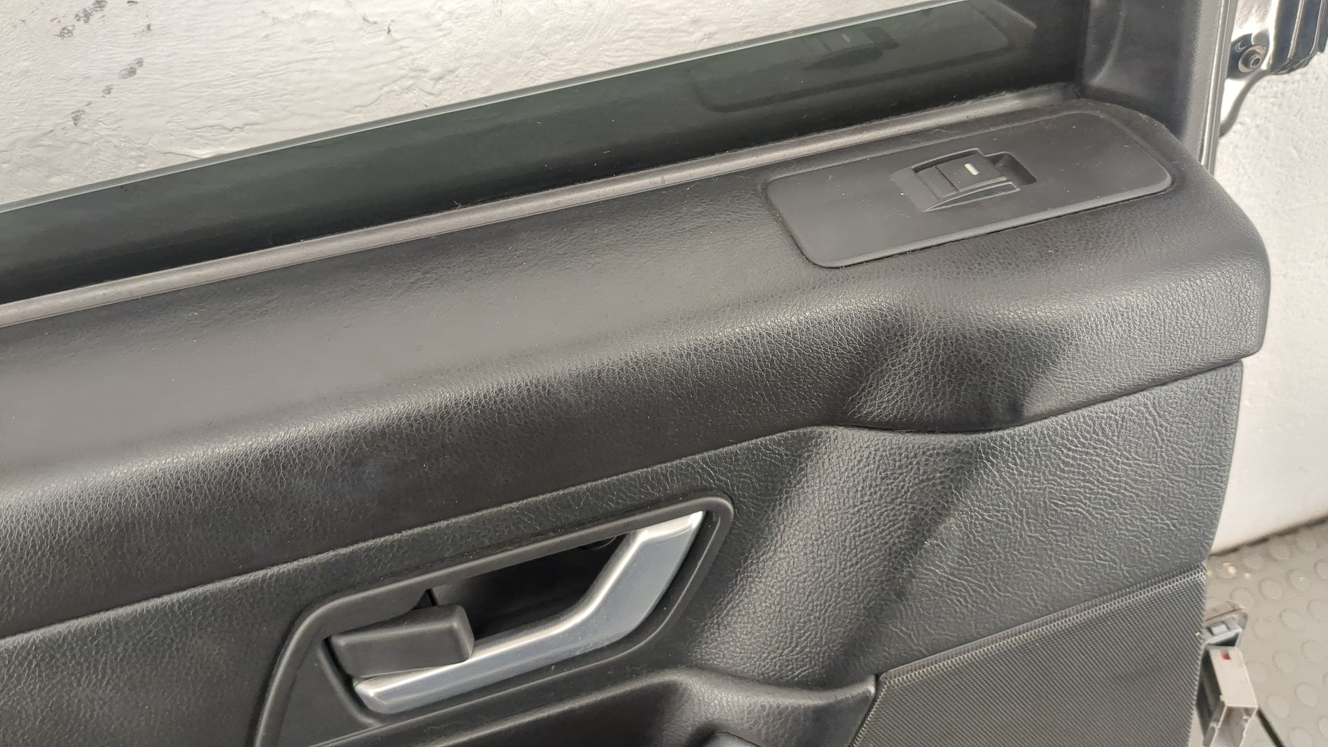 Дверь задняя левая