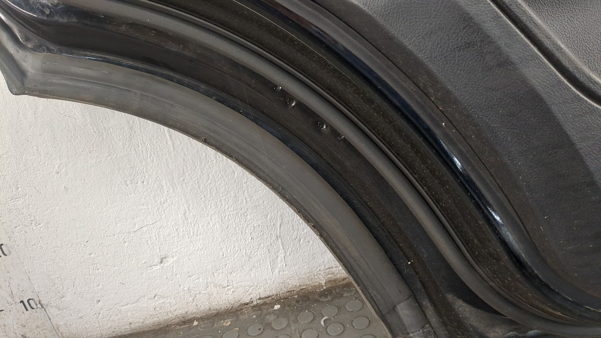 Дверь задняя левая