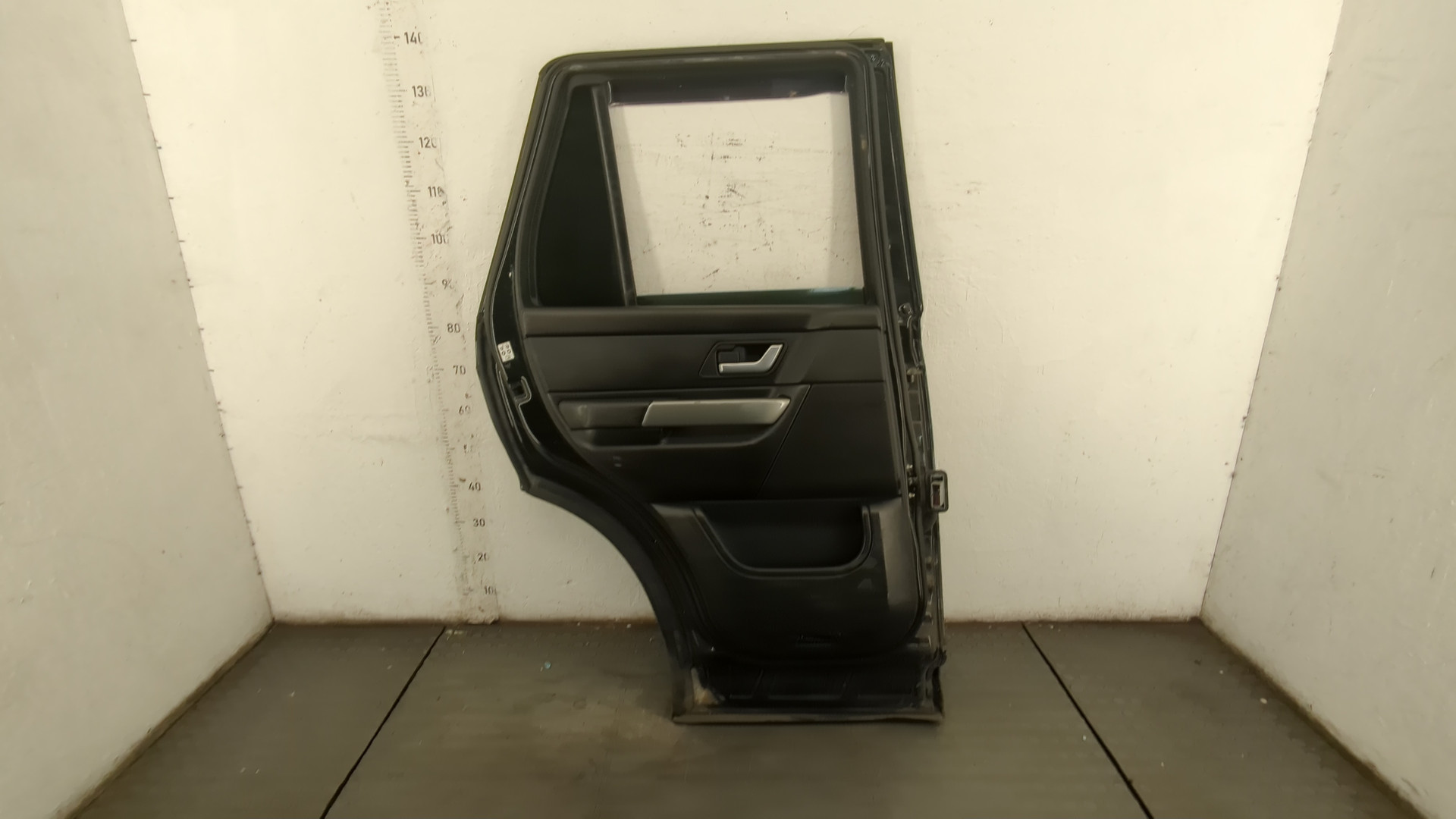 Дверь задняя левая