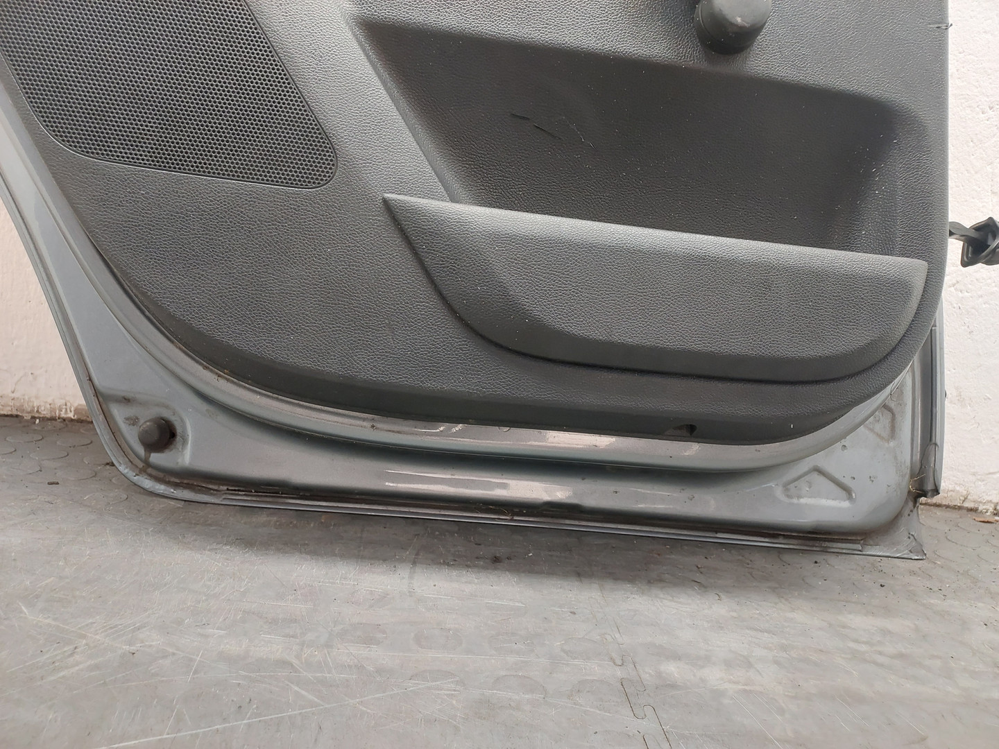 Дверь задняя левая