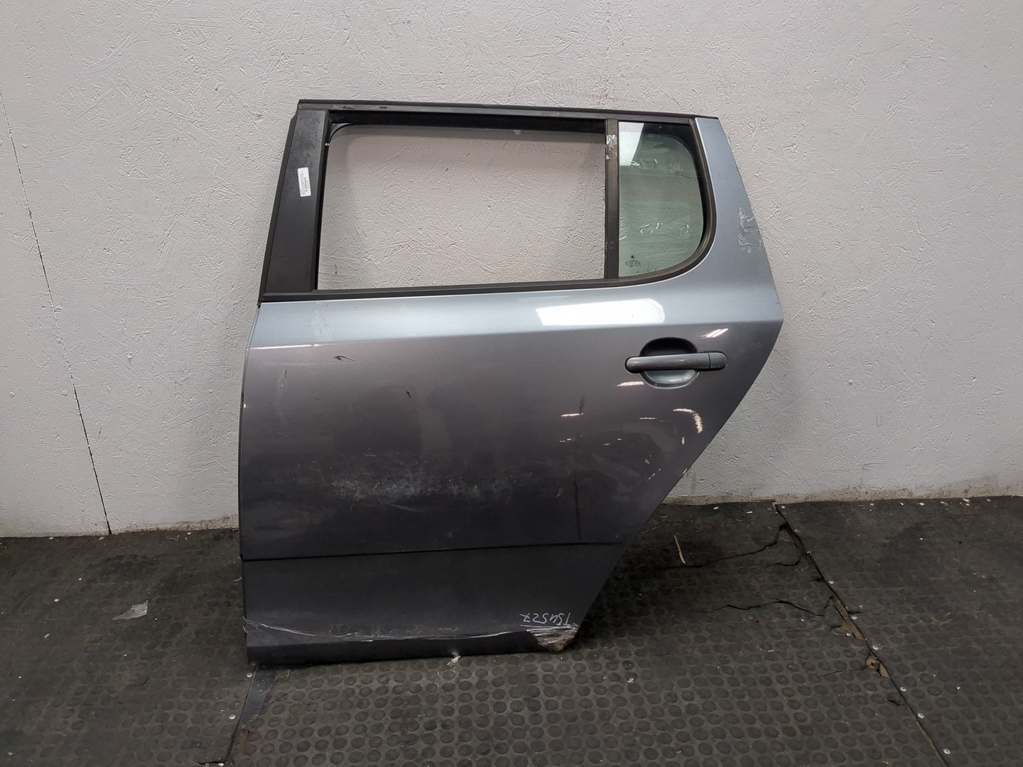 Дверь задняя левая