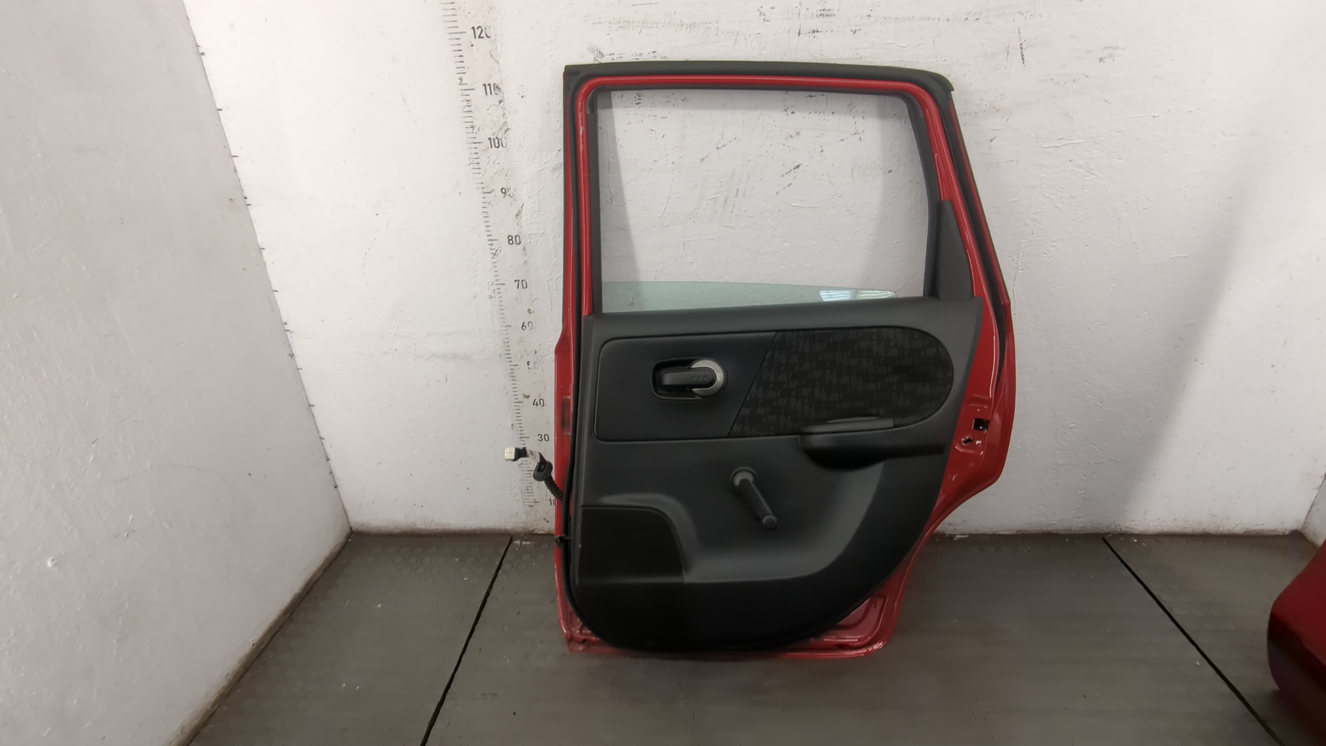 Дверь задняя правая